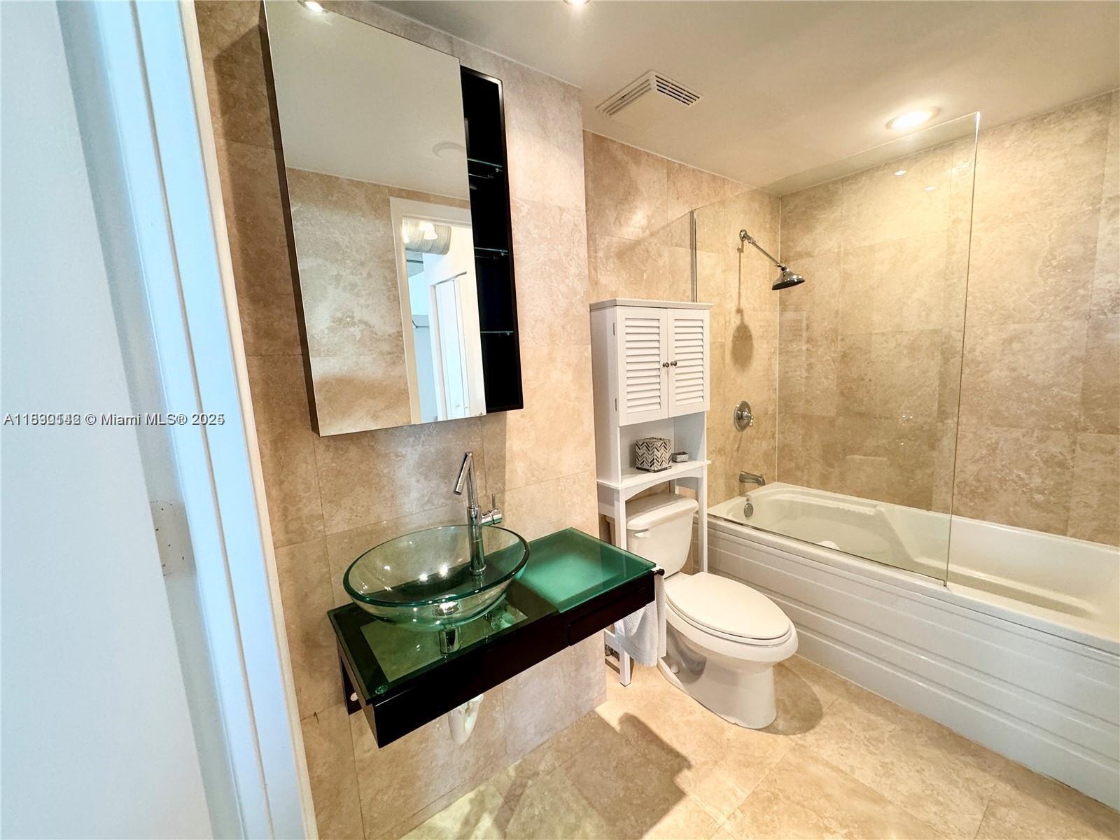 690 SW 1st Ct #2026, Miami FL 33130