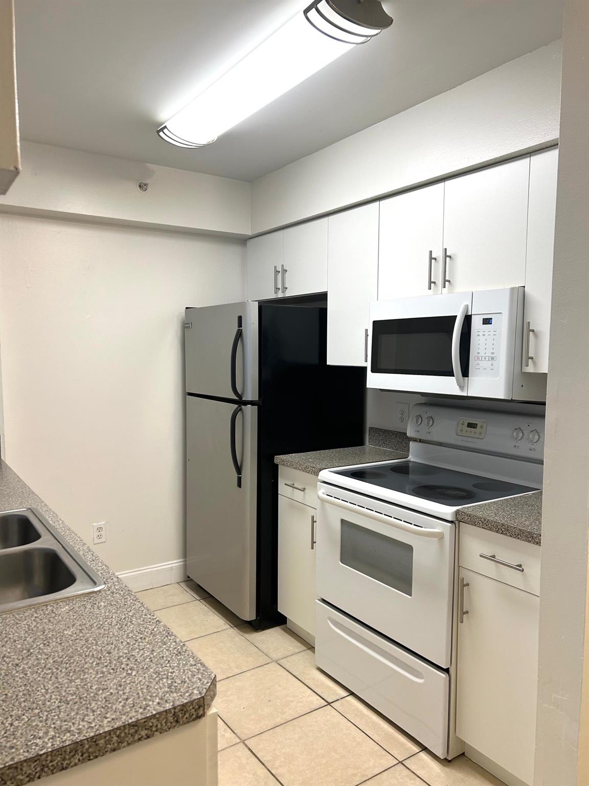 450 Park Rd Unit 5-104, Hollywood, Florida 33021