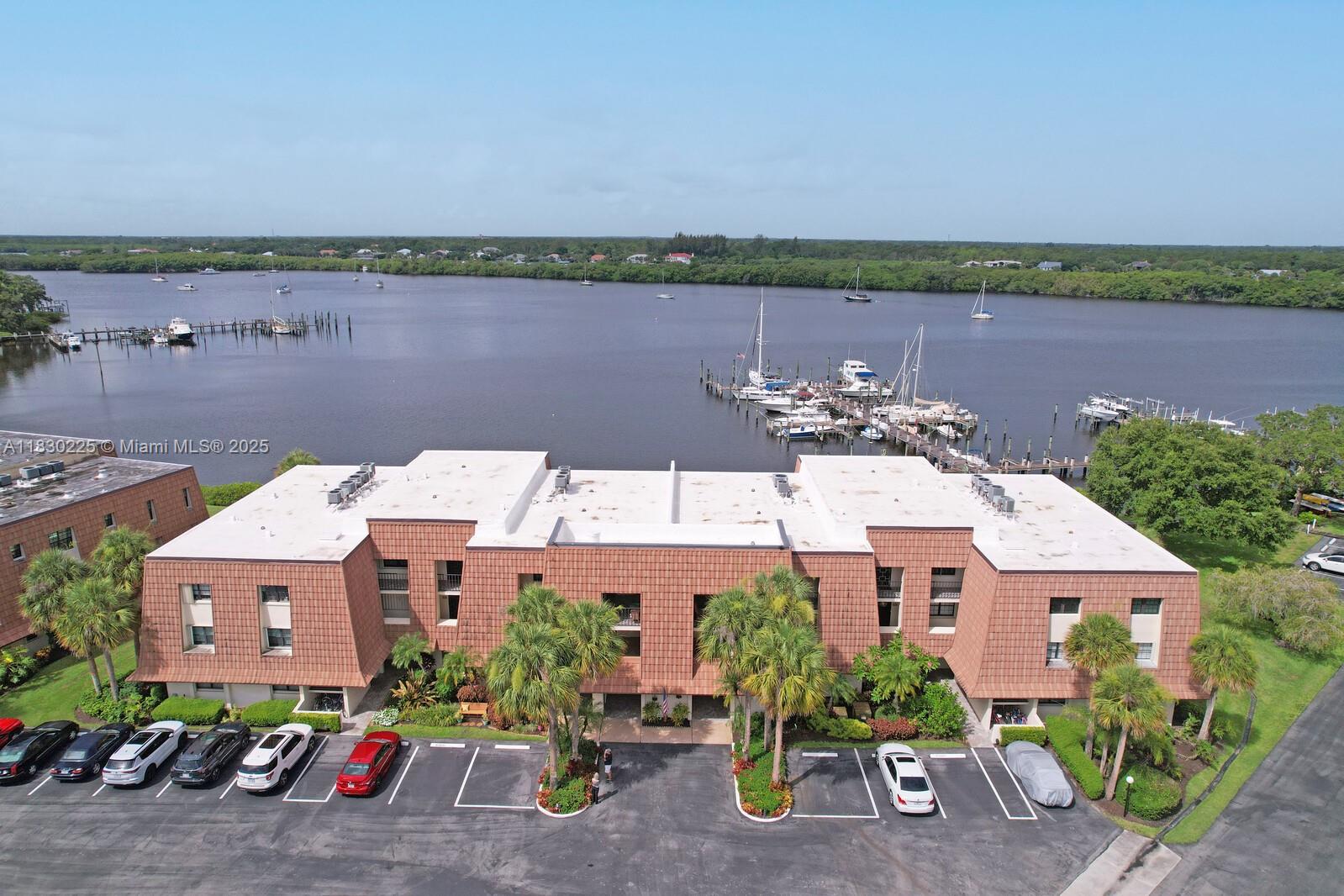 Tarpon Bay Yacht Club Con