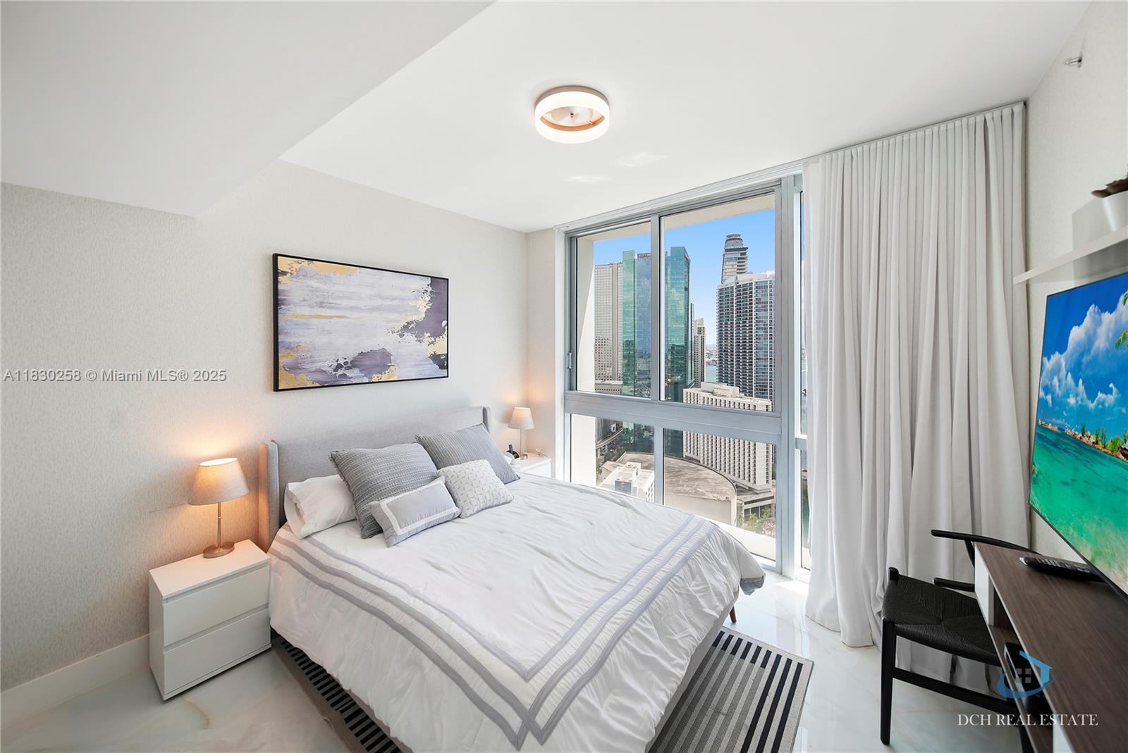 350 S Miami Ave #3902, Miami FL 33130