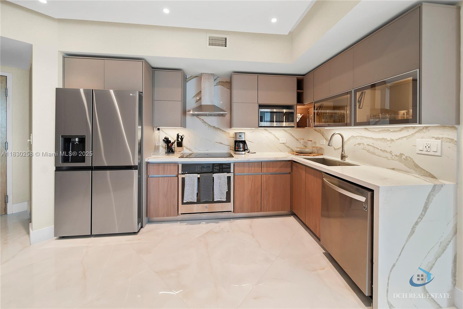 350 S Miami Ave #3902, Miami FL 33130