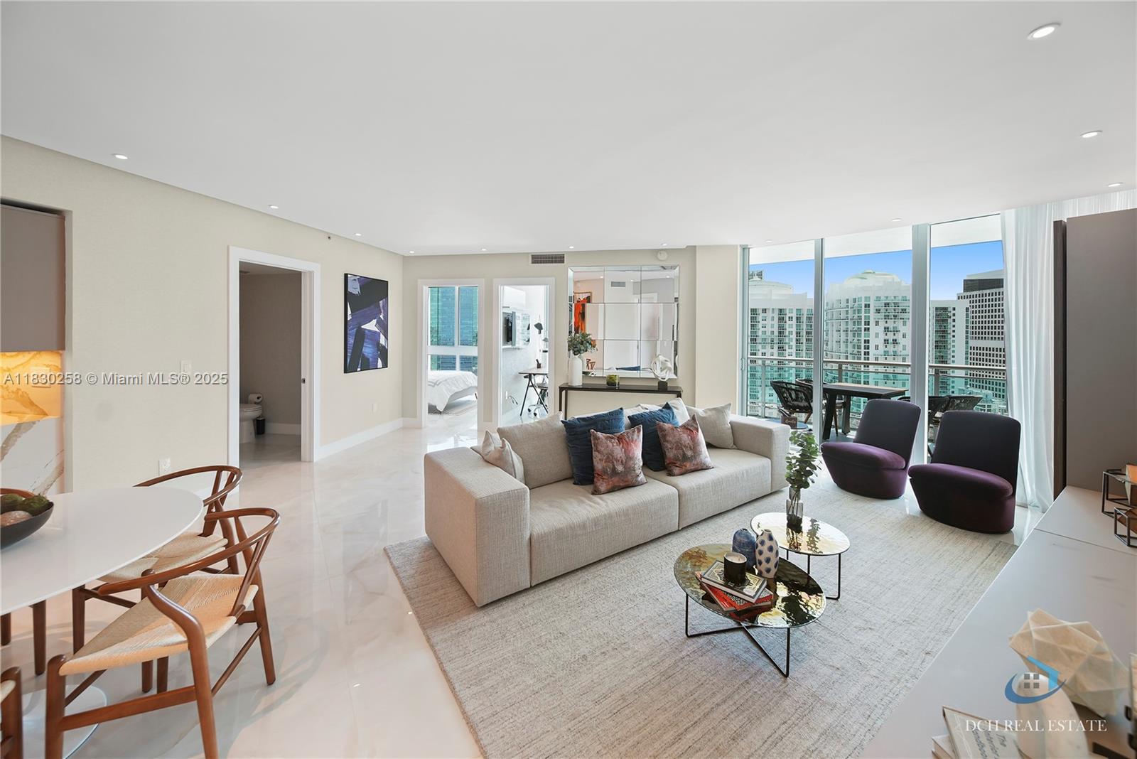 350 S Miami Ave #3902, Miami FL 33130
