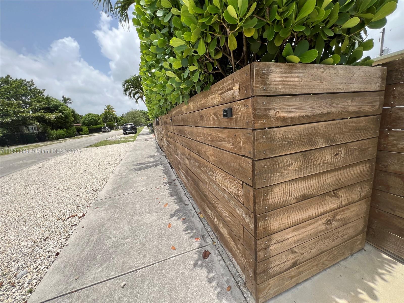 W Miami Shores Sec B