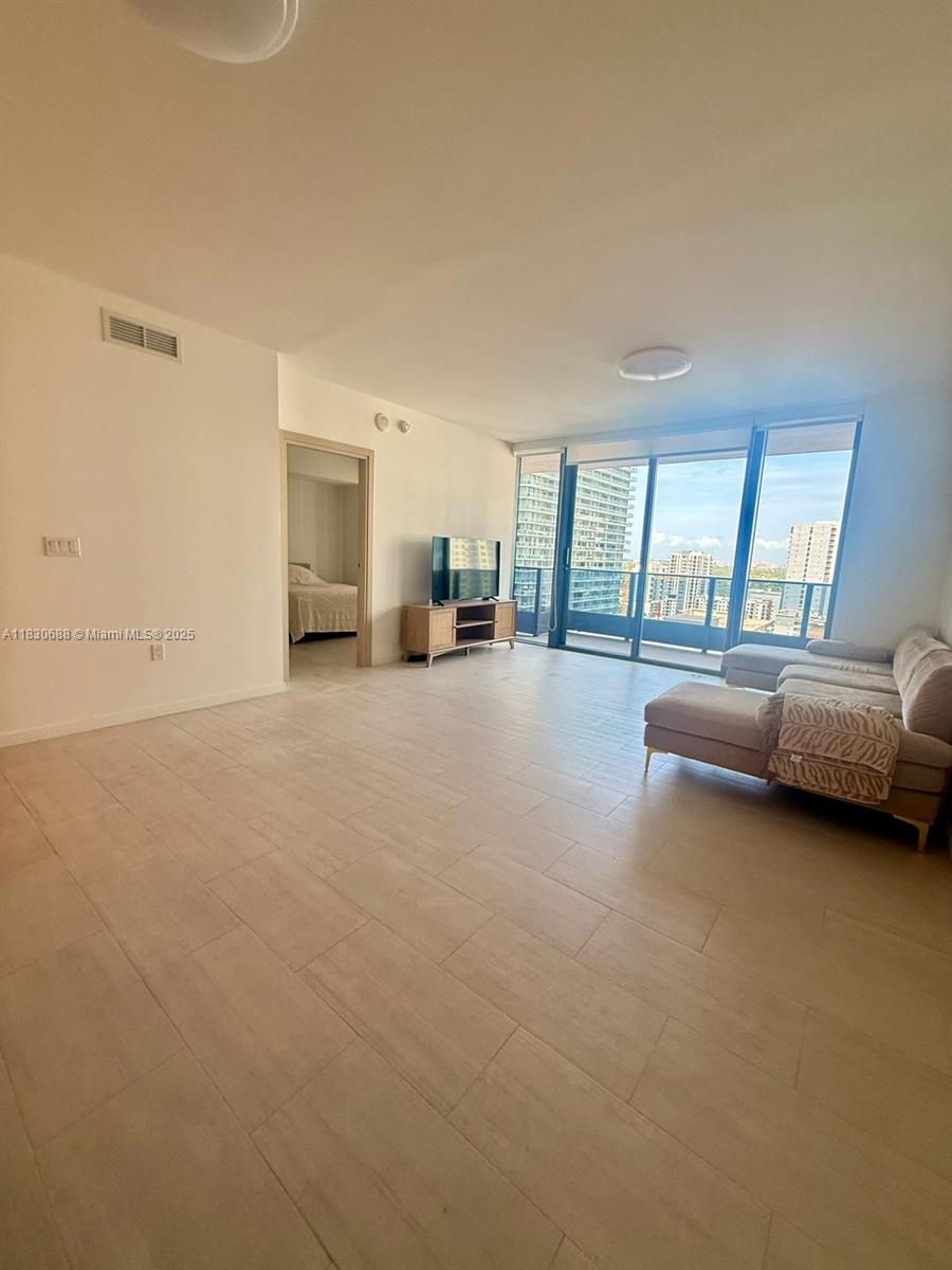 1000 Brickell Plz Unit 2008, Miami, Florida 33131