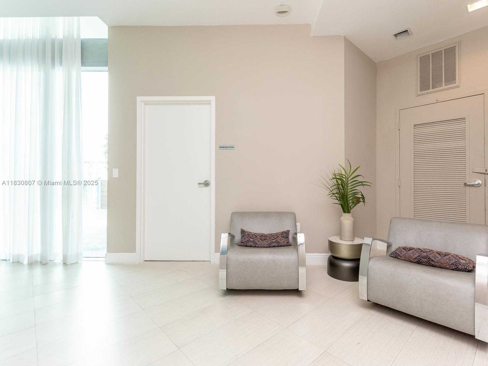 350 S MIAMI Ave #3510, Miami FL 33130