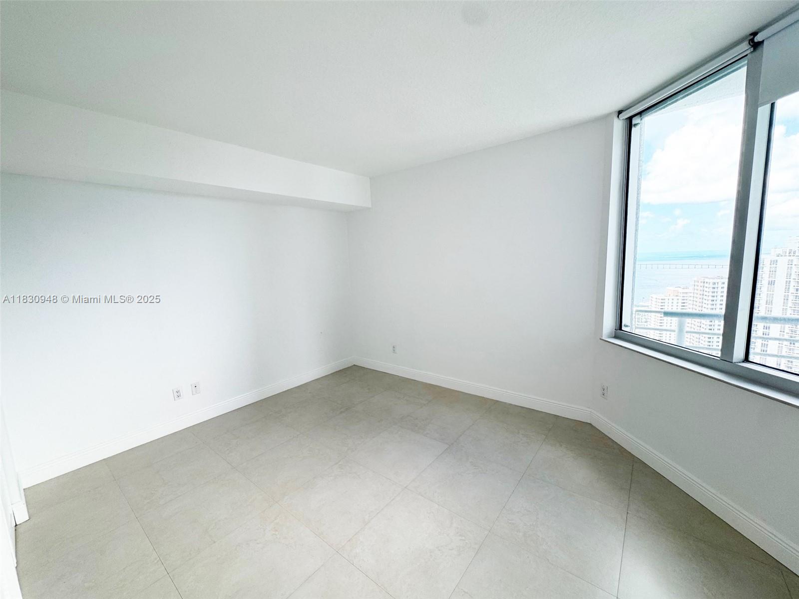 325 S Biscayne Blvd #4319, Miami FL 33131