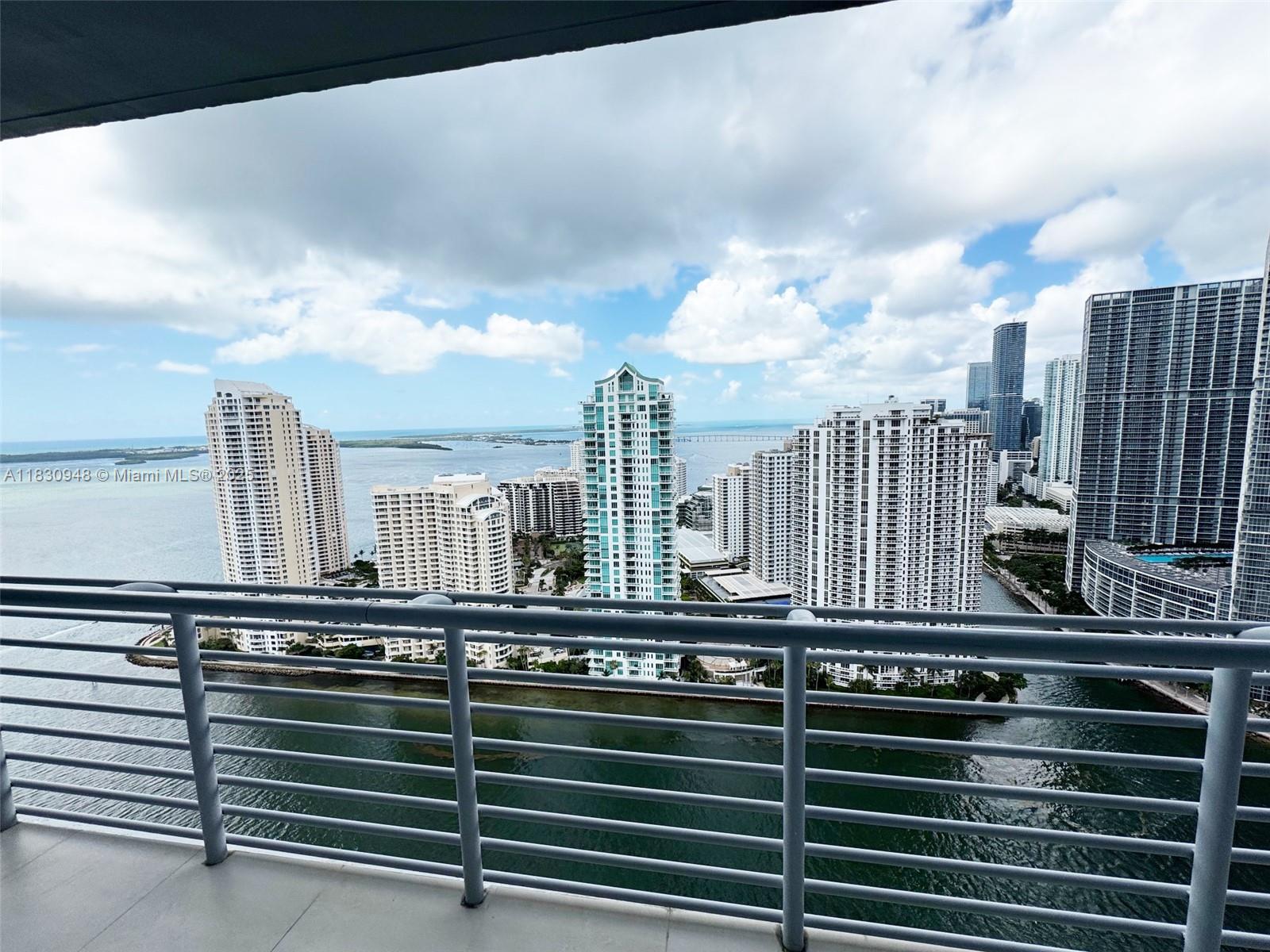 325 S Biscayne Blvd #4319, Miami FL 33131