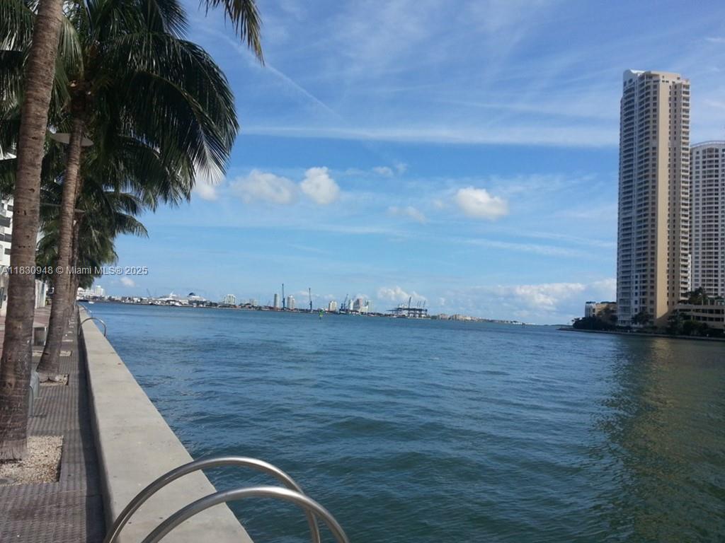 325 S Biscayne Blvd #4319, Miami FL 33131