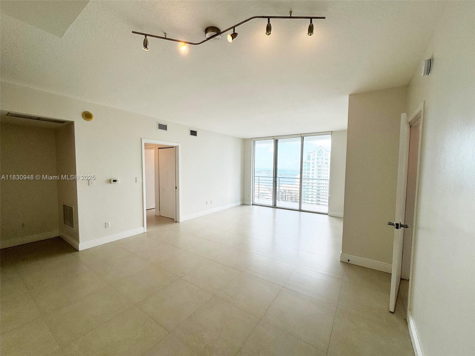 325 S Biscayne Blvd #4319, Miami FL 33131