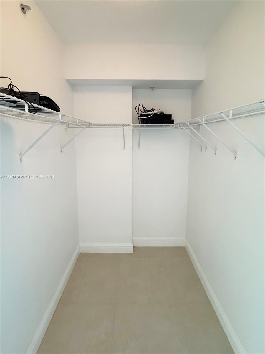 325 S Biscayne Blvd #4319, Miami FL 33131