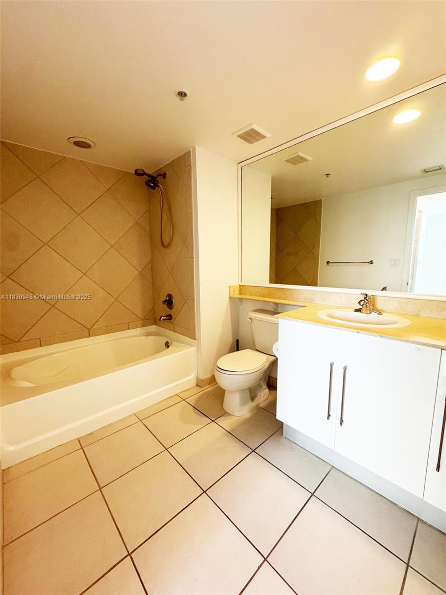 325 S Biscayne Blvd #4319, Miami FL 33131