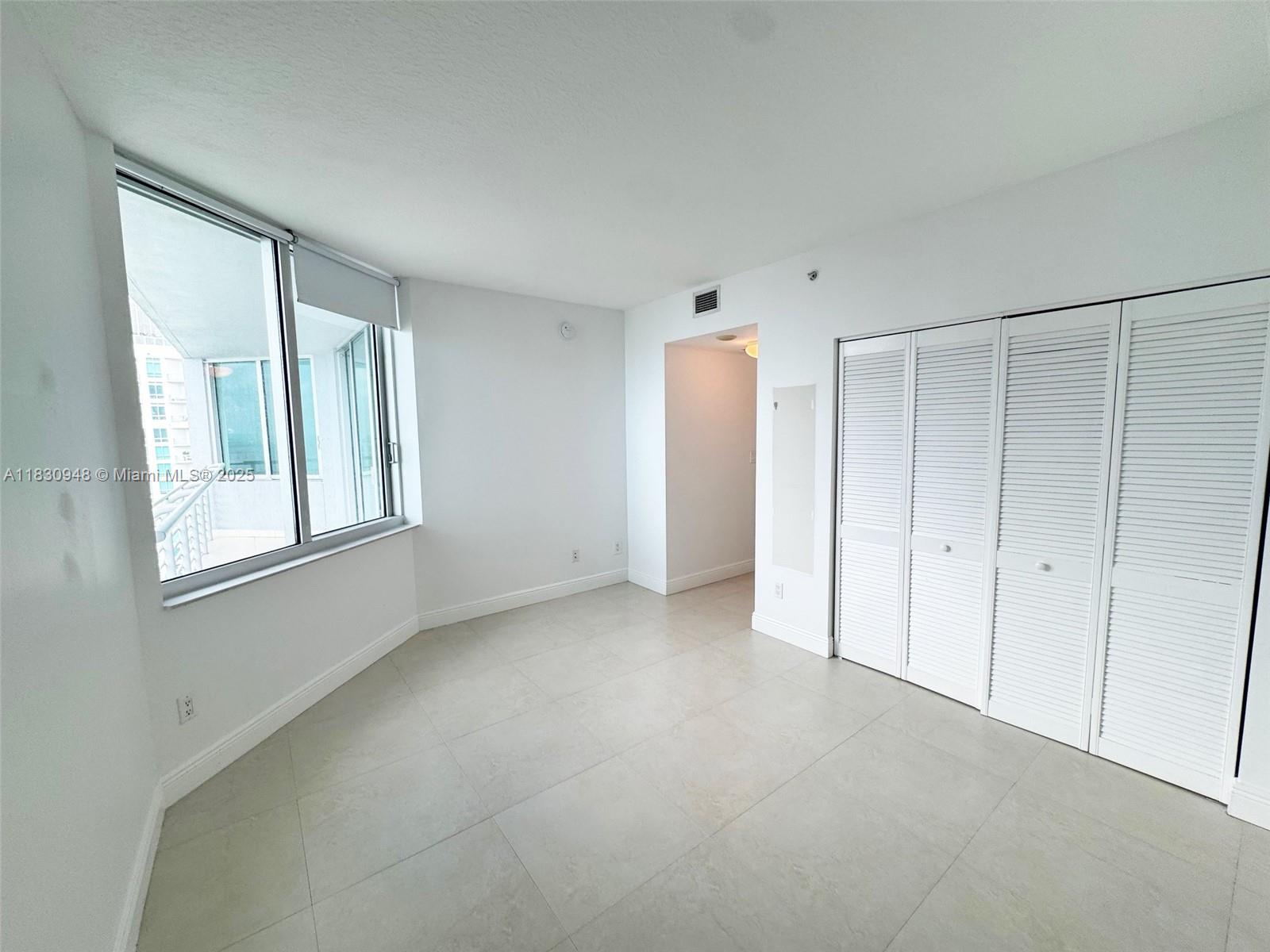 325 S Biscayne Blvd #4319, Miami FL 33131