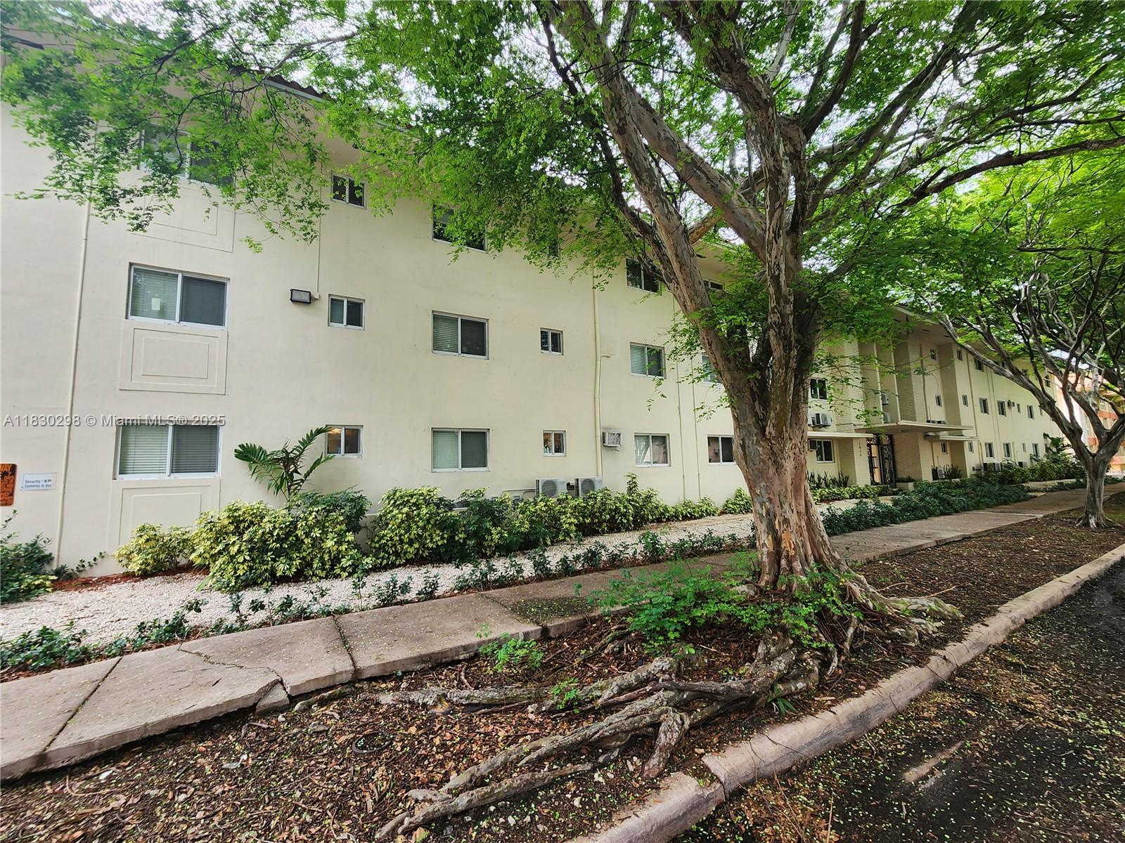 1014 Salzedo St #304, Coral Gables, Florida image 1