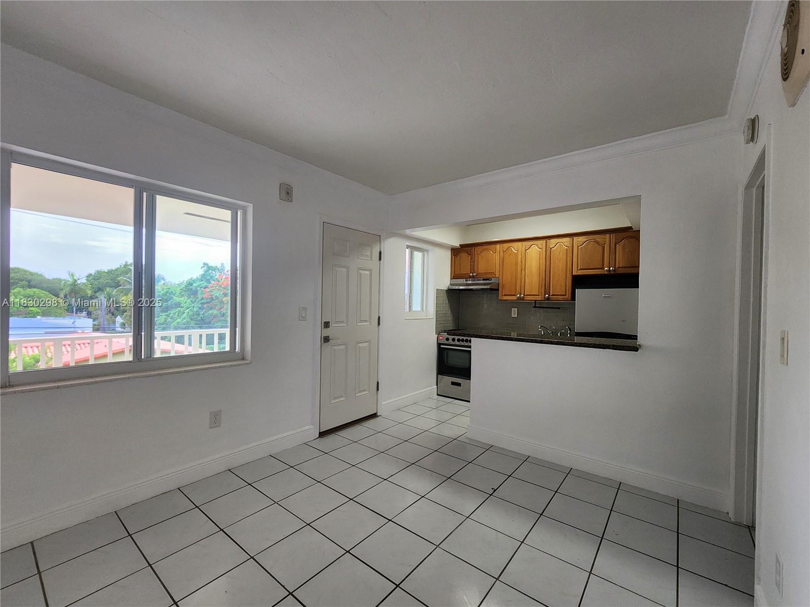 1014 Salzedo St #304, Coral Gables, Florida image 10