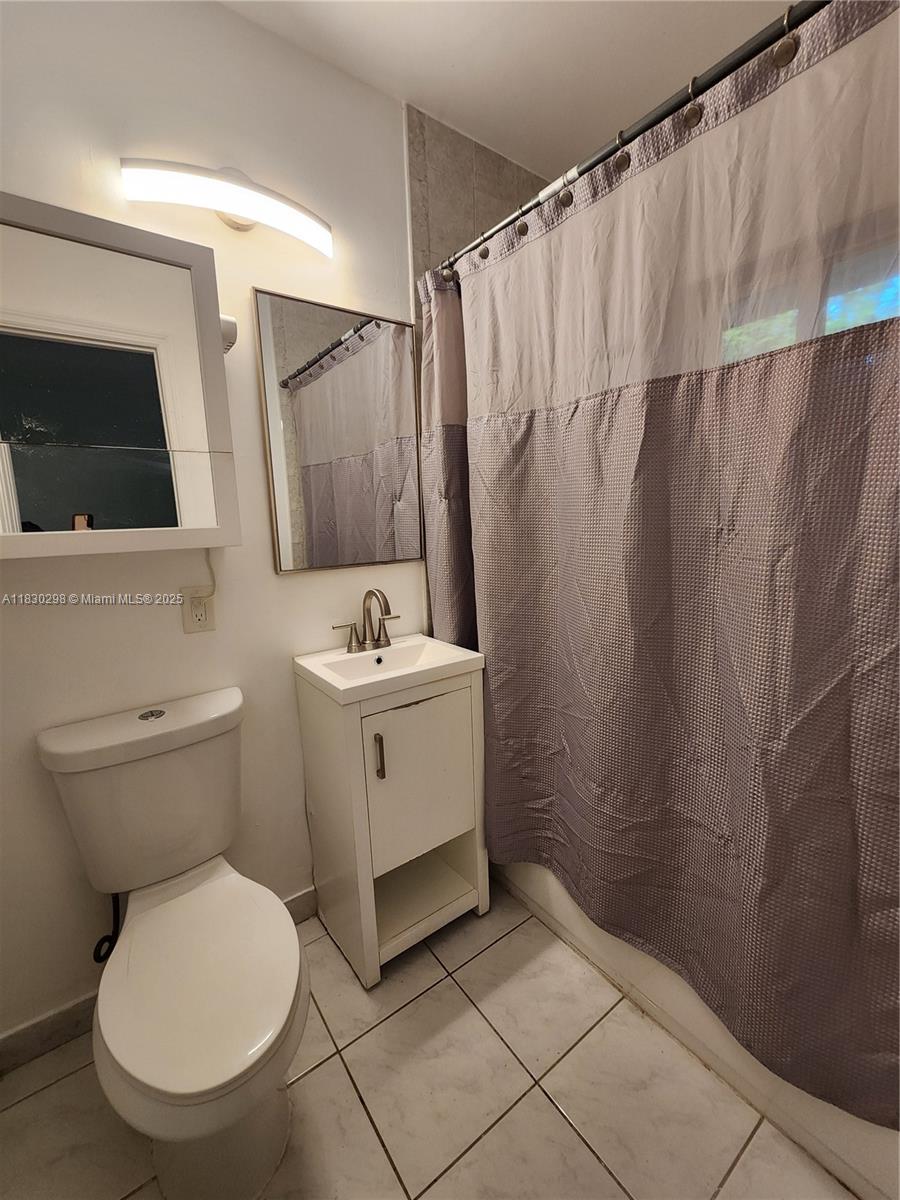 1014 Salzedo St #304, Coral Gables, Florida image 22