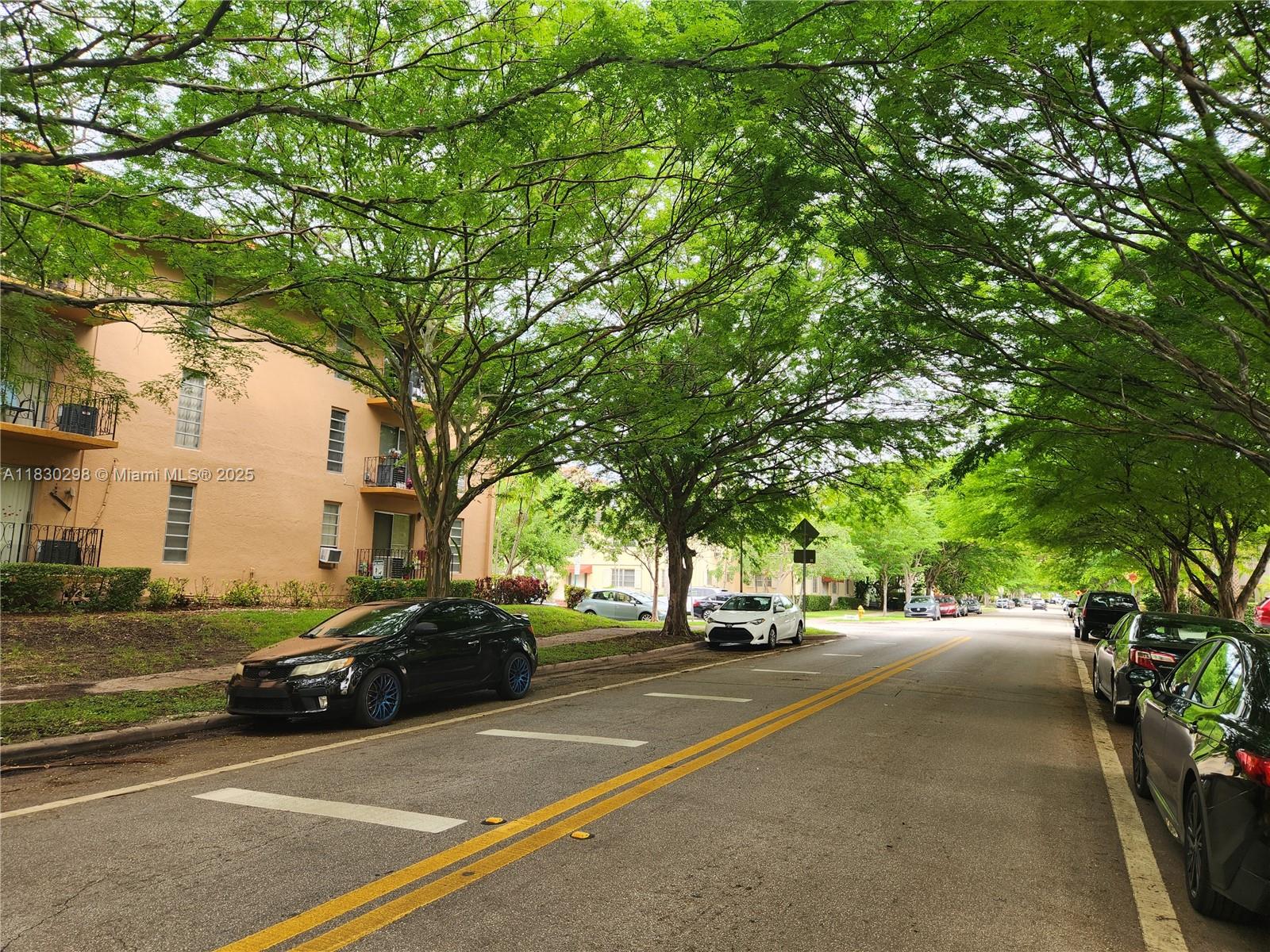 1014 Salzedo St #304, Coral Gables, Florida image 24