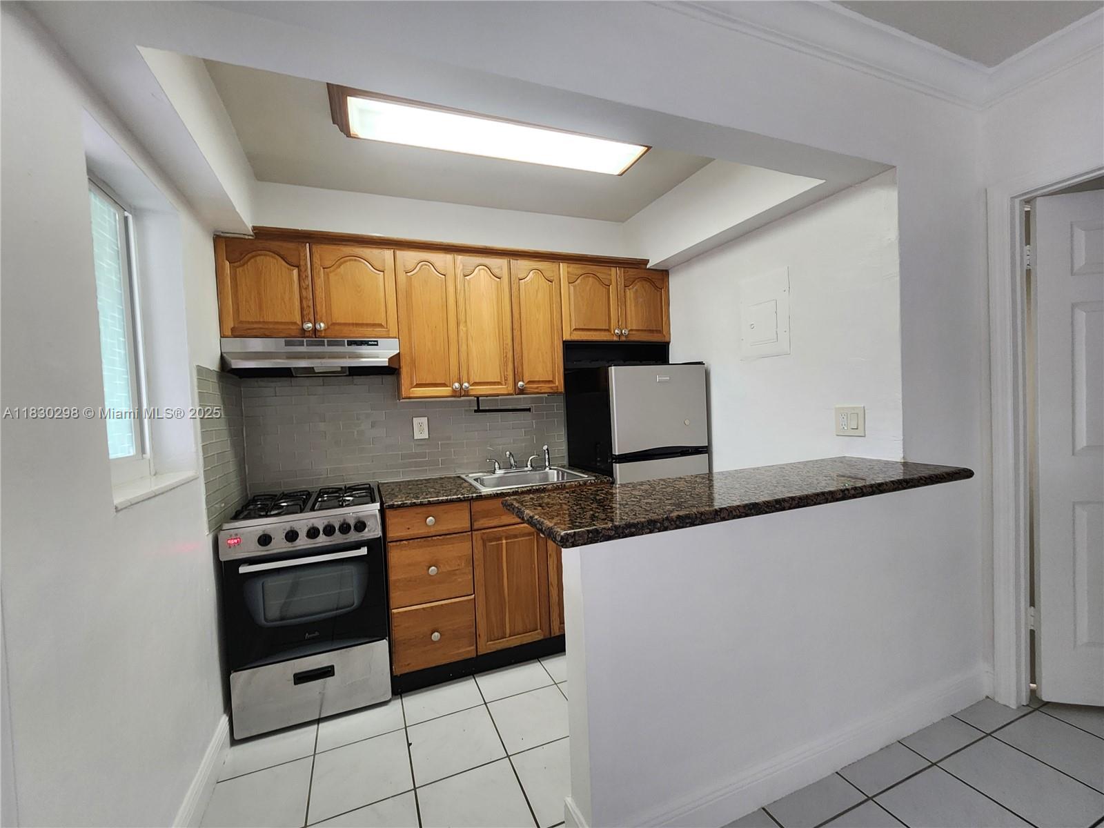 1014 Salzedo St #304, Coral Gables, Florida image 4
