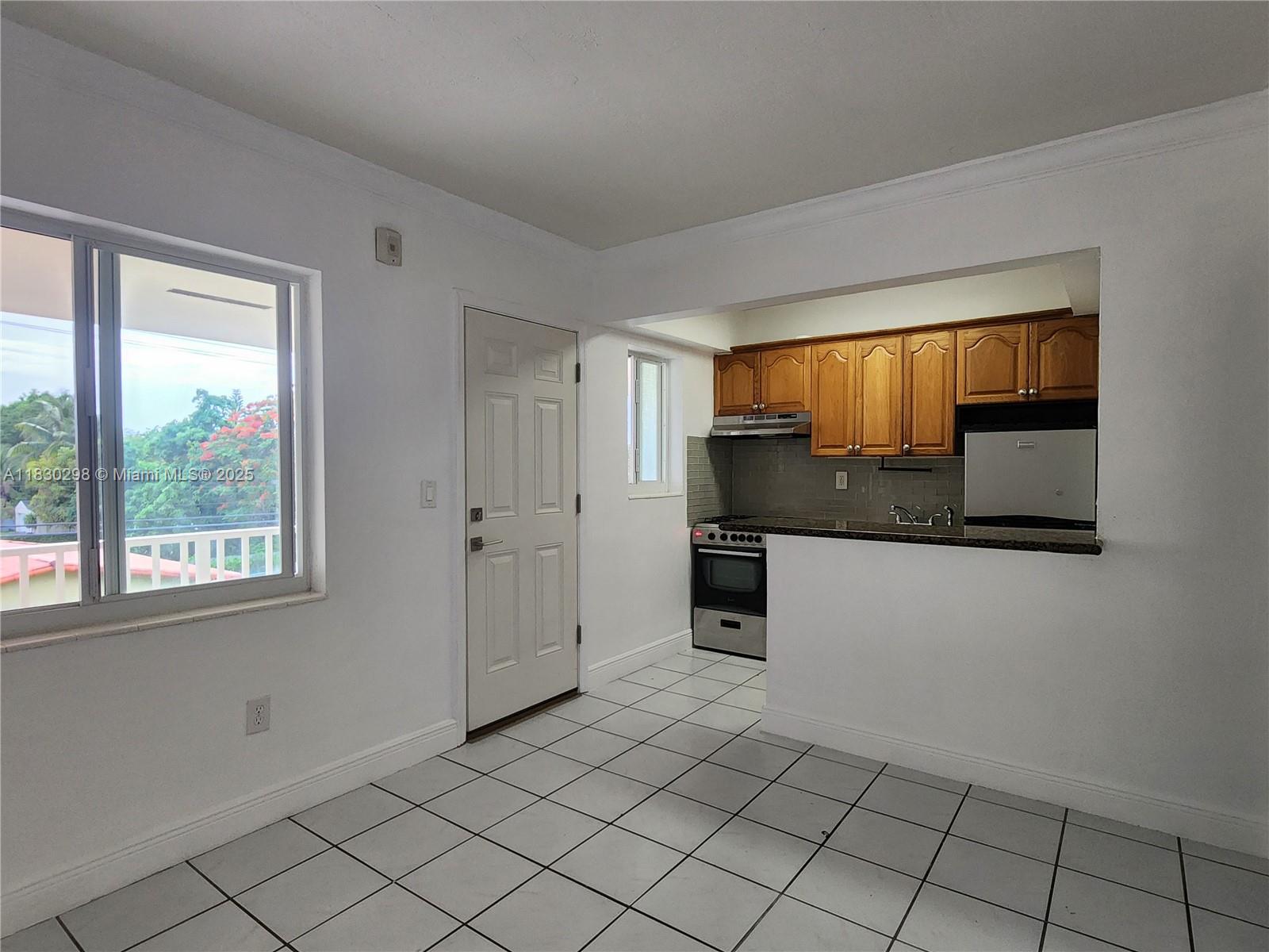 1014 Salzedo St #304, Coral Gables, Florida image 9