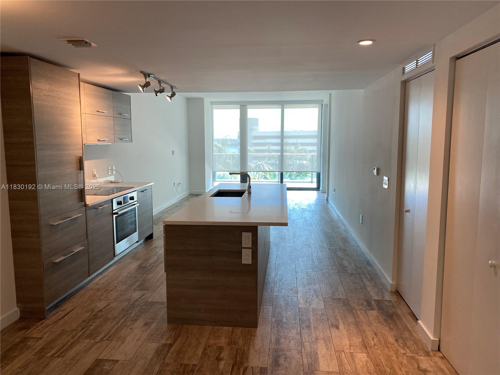 Apartamento à Venda em Miami, FL