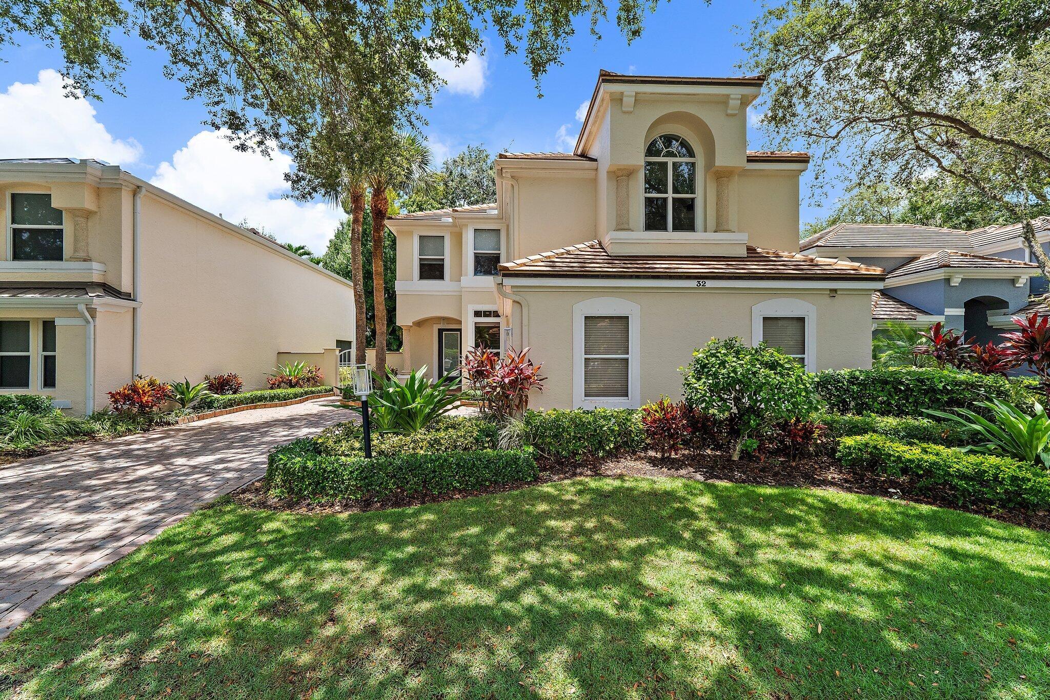 Image to showcase the property located at 32 Grand Bay Circle