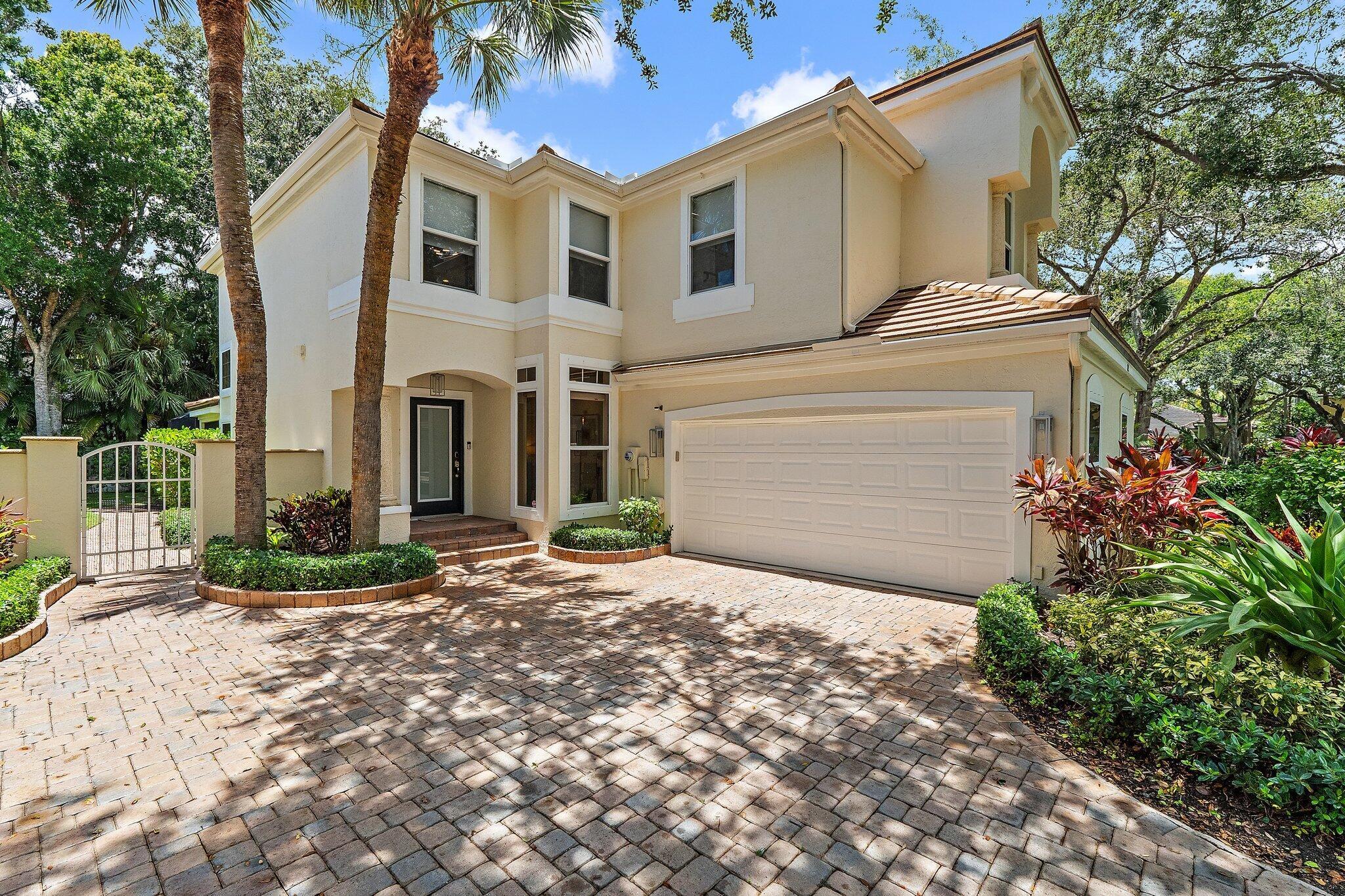 Image to showcase the property located at 32 Grand Bay Circle