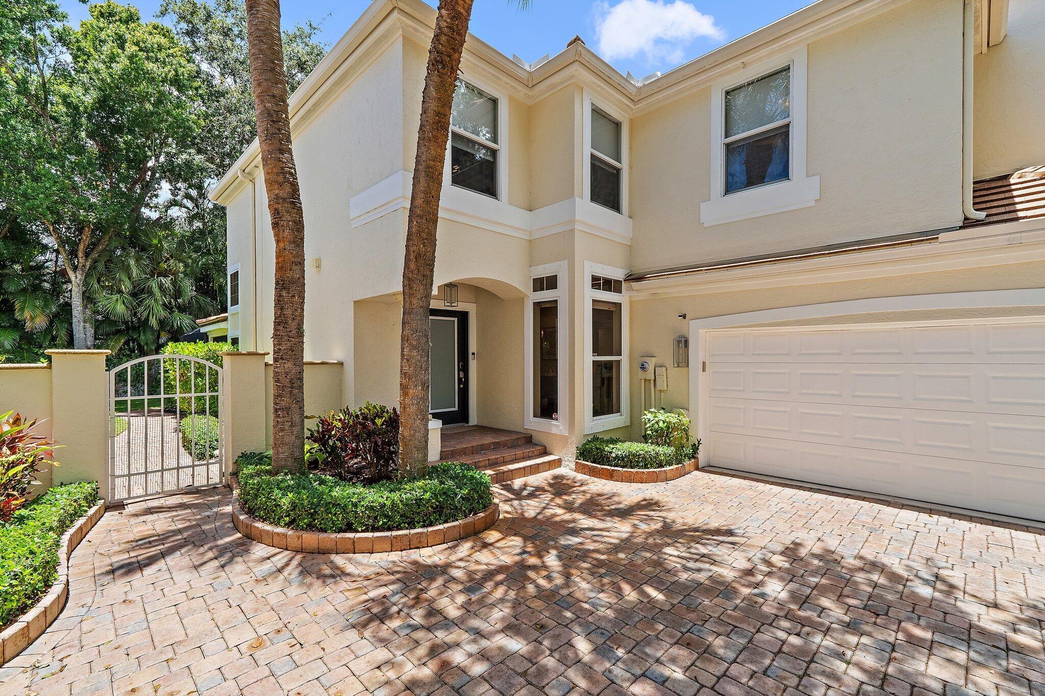 Image to showcase the property located at 32 Grand Bay Circle