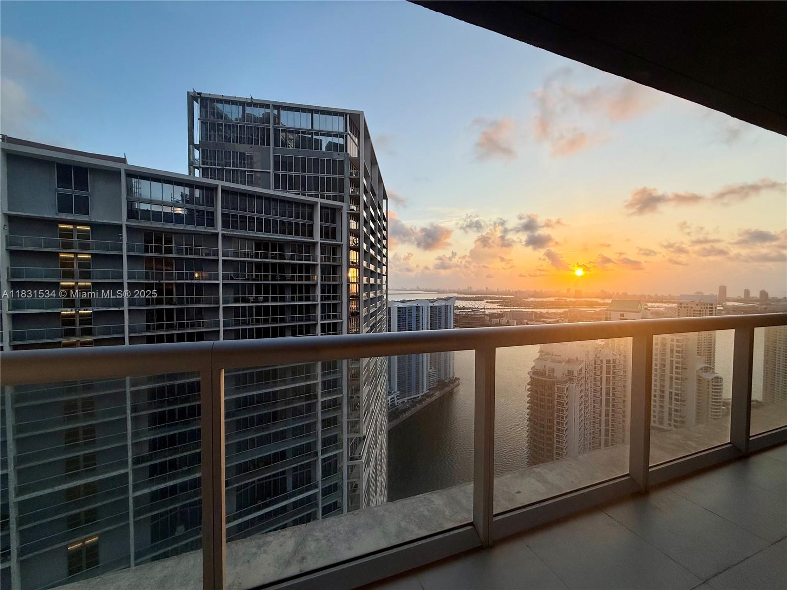 Condo for Sale in Miami, FL