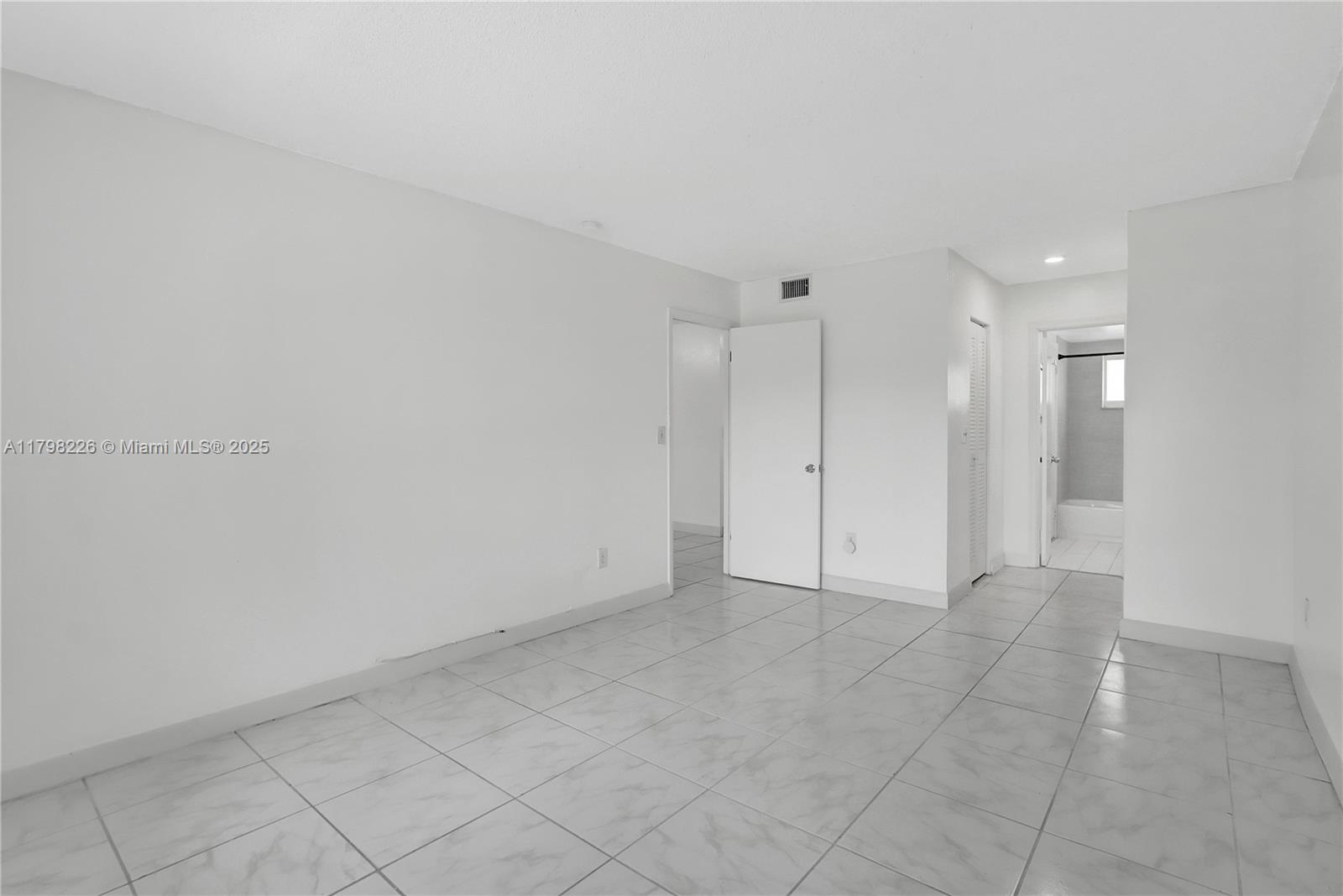 7860 Camino Real L-407