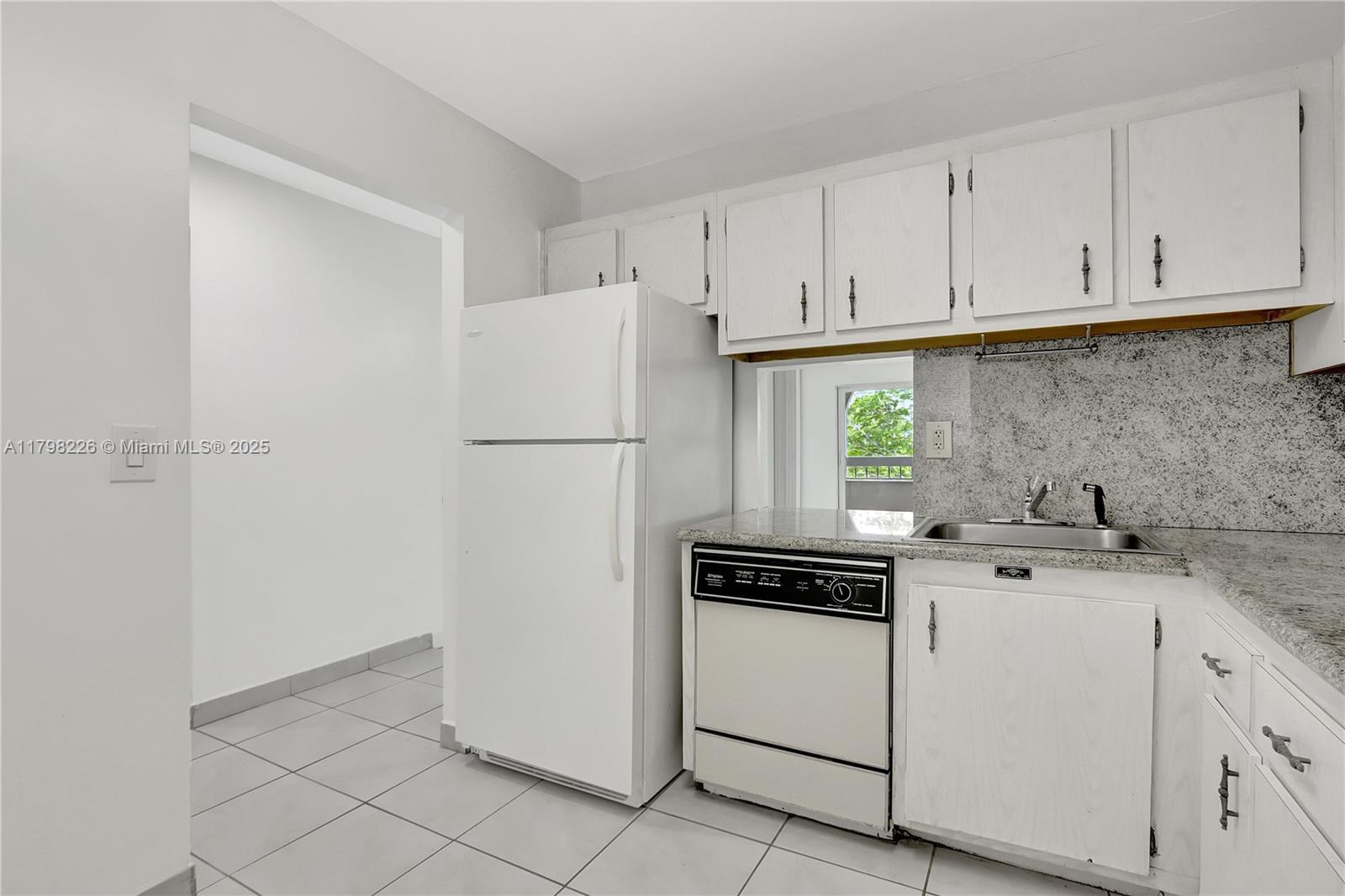 7860 Camino Real L-407