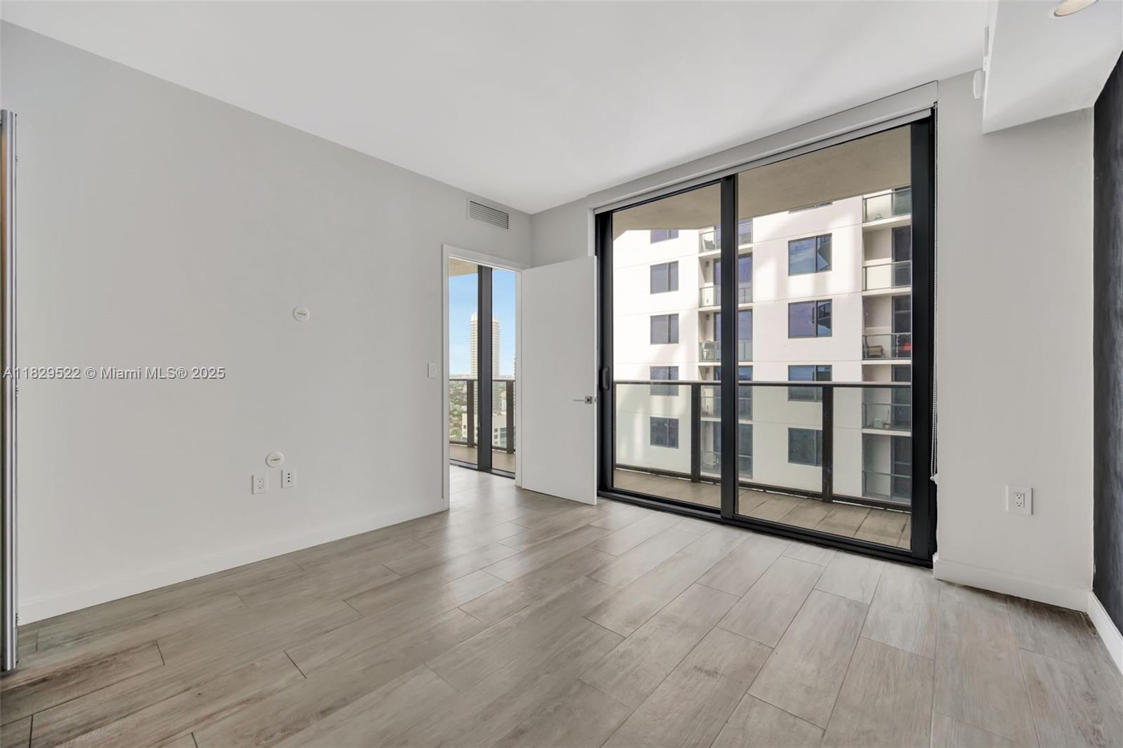 55 SW 9th St #3908, Miami FL 33130