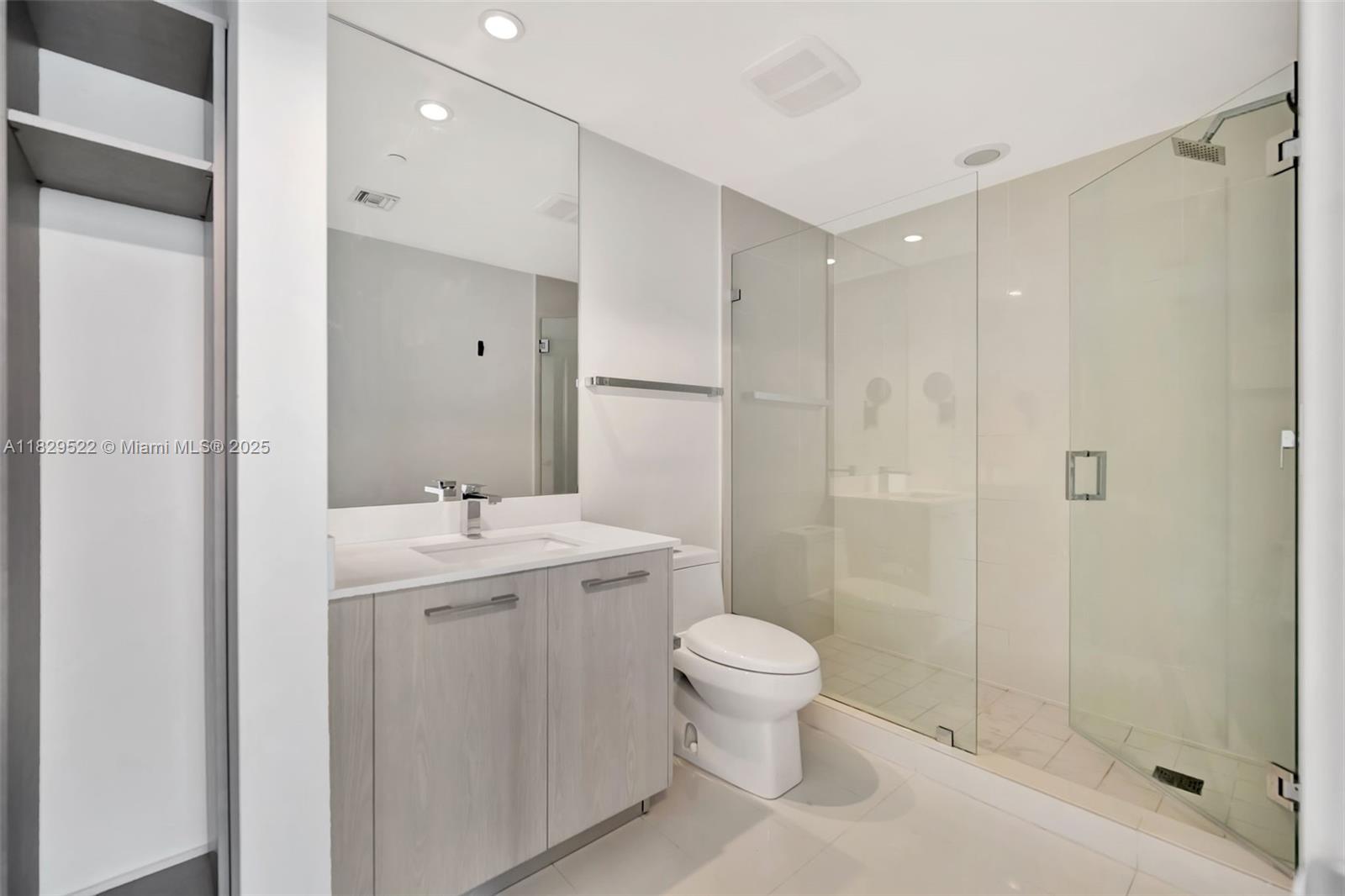 55 SW 9th St #3908, Miami FL 33130