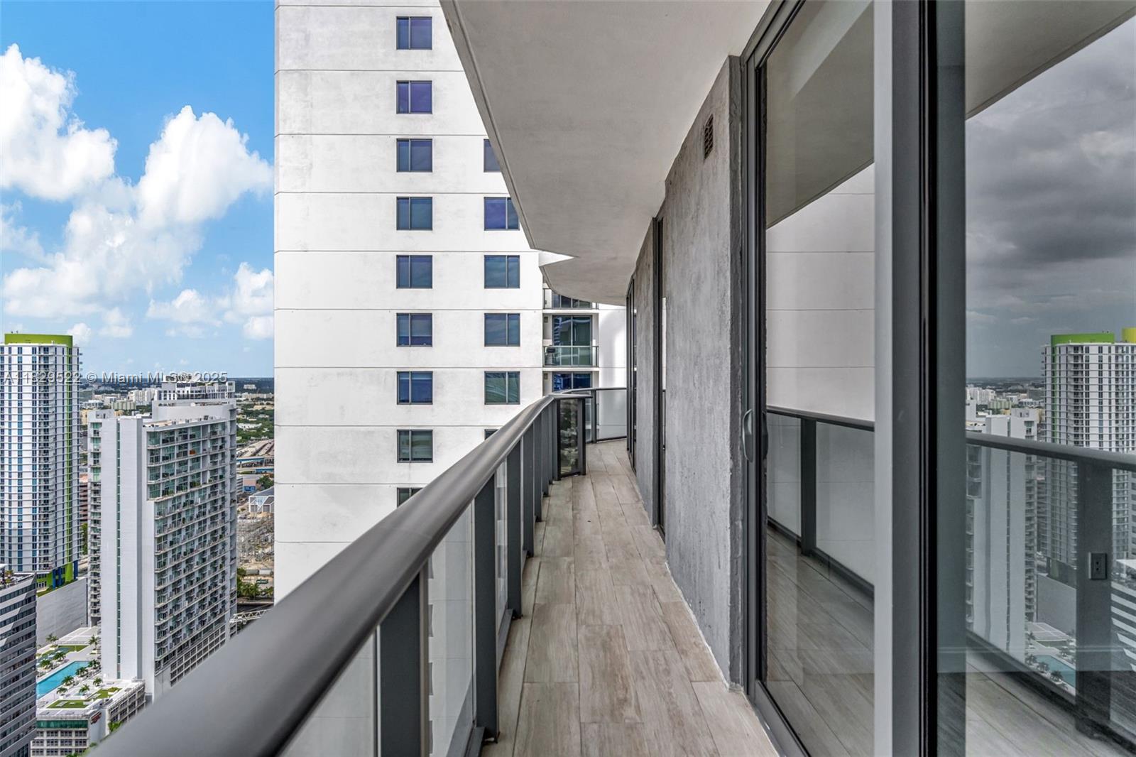 55 SW 9th St #3908, Miami FL 33130