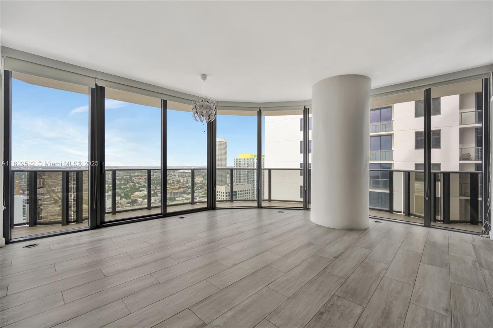 55 SW 9th St #3908, Miami FL 33130
