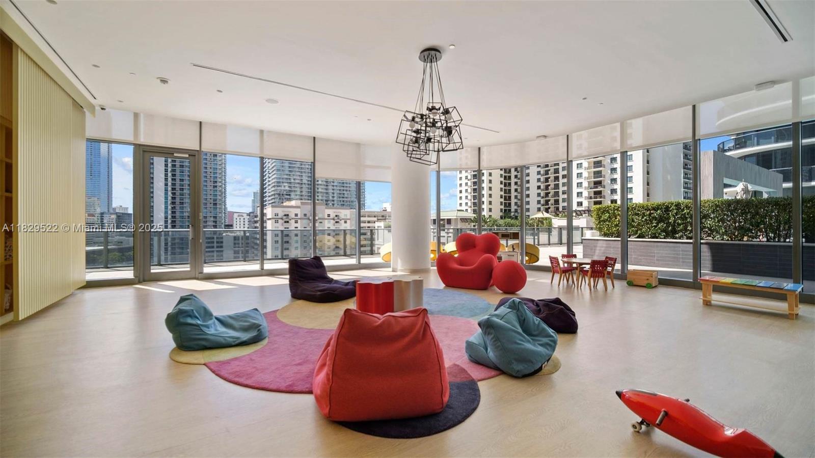 55 SW 9th St #3908, Miami FL 33130
