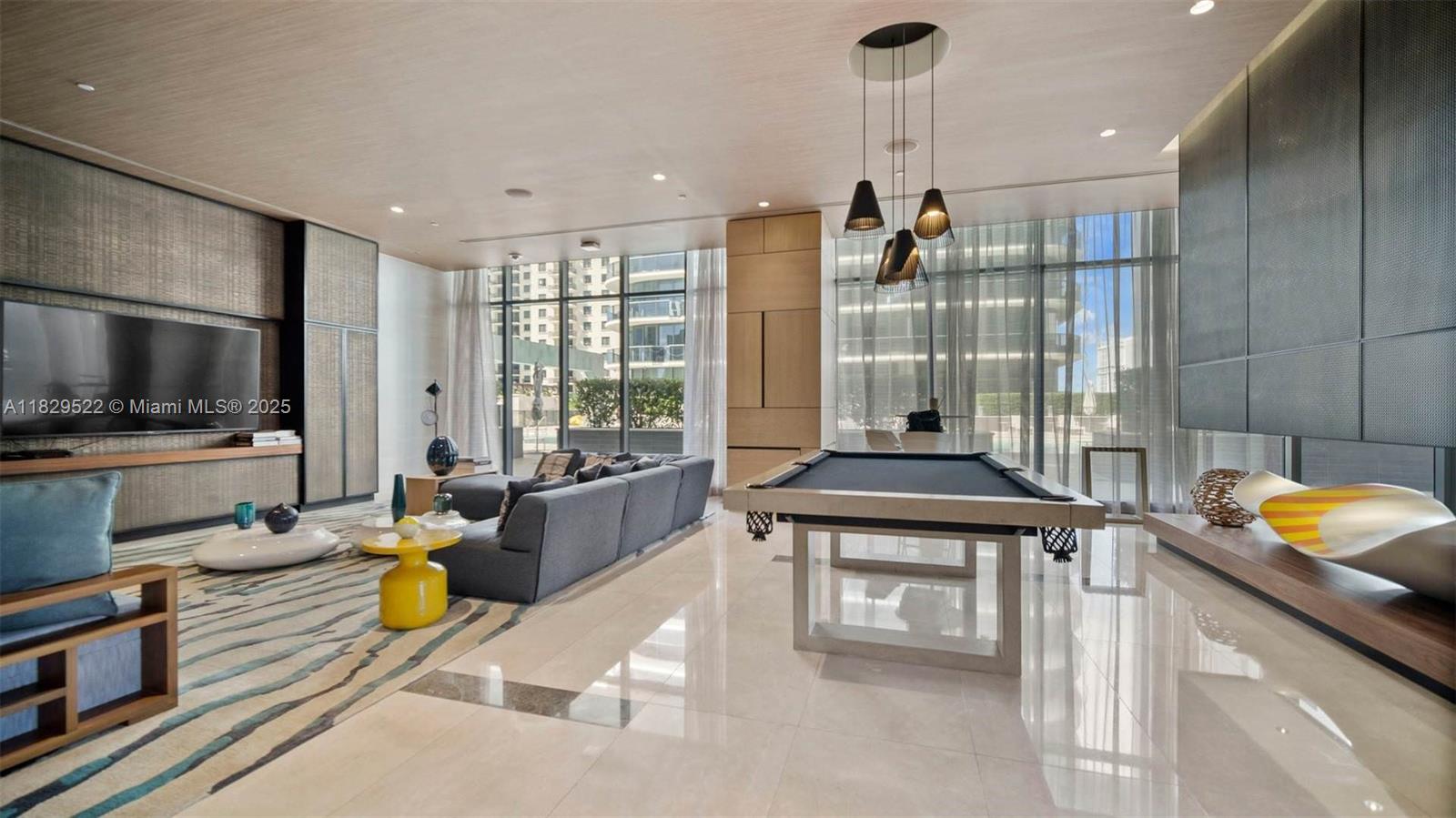 55 SW 9th St #3908, Miami FL 33130