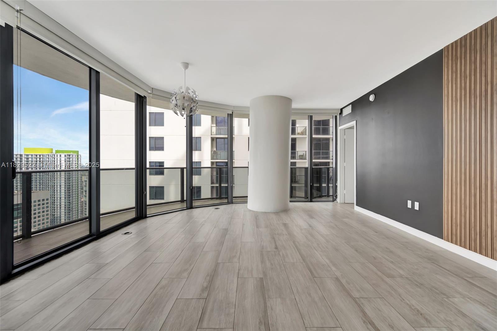 55 SW 9th St #3908, Miami FL 33130