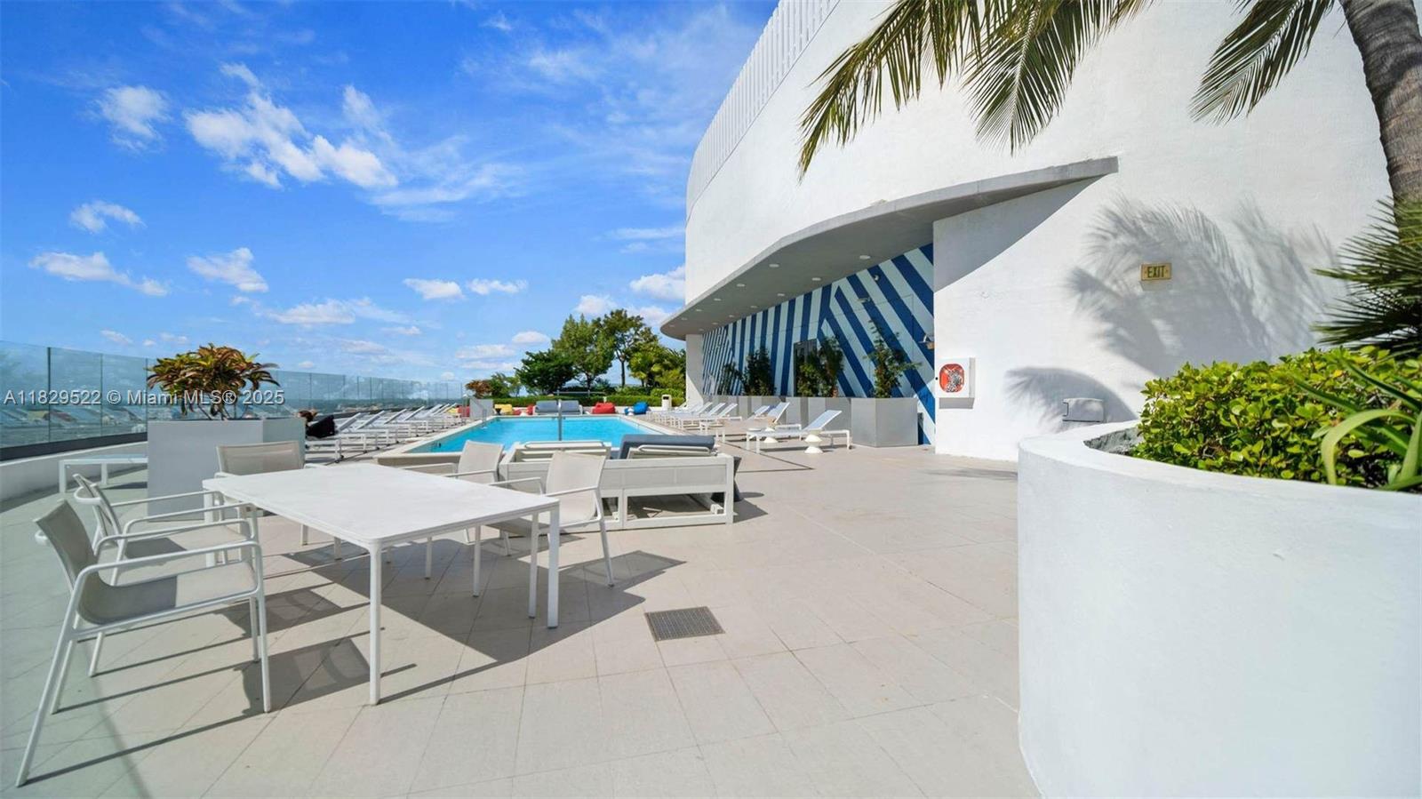 55 SW 9th St #3908, Miami FL 33130