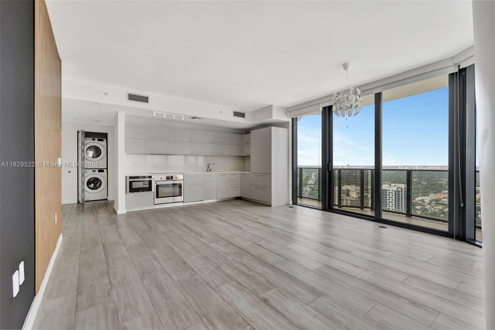55 SW 9th St #3908, Miami FL 33130