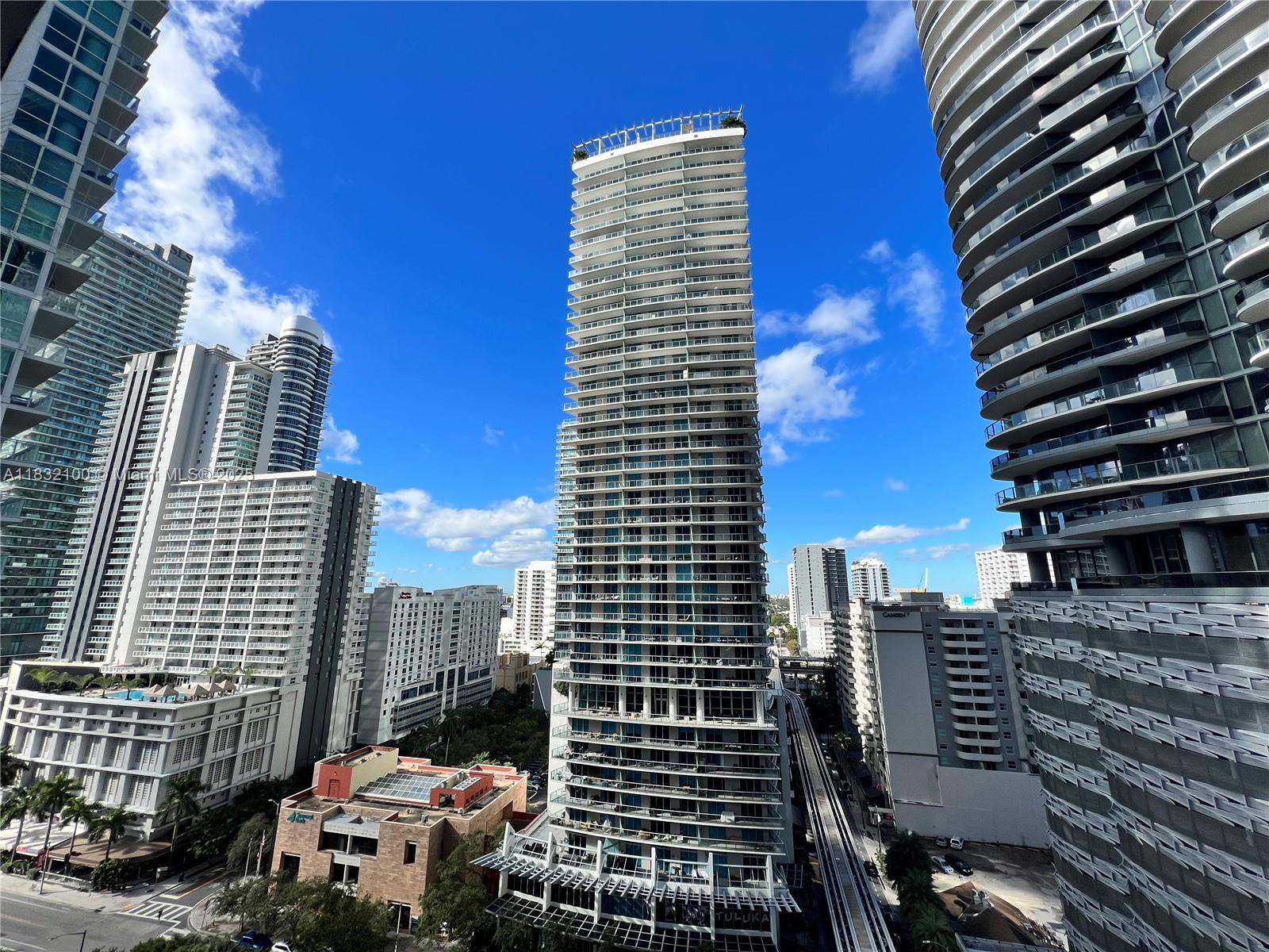 Apartamento para Alugar em Miami, FL