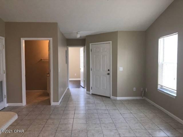 Image 2 For 6106 Pinetree Avenue