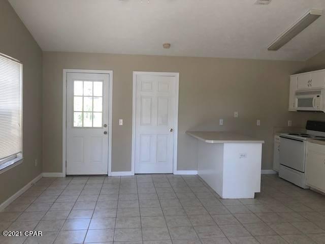 Image 7 For 6106 Pinetree Avenue