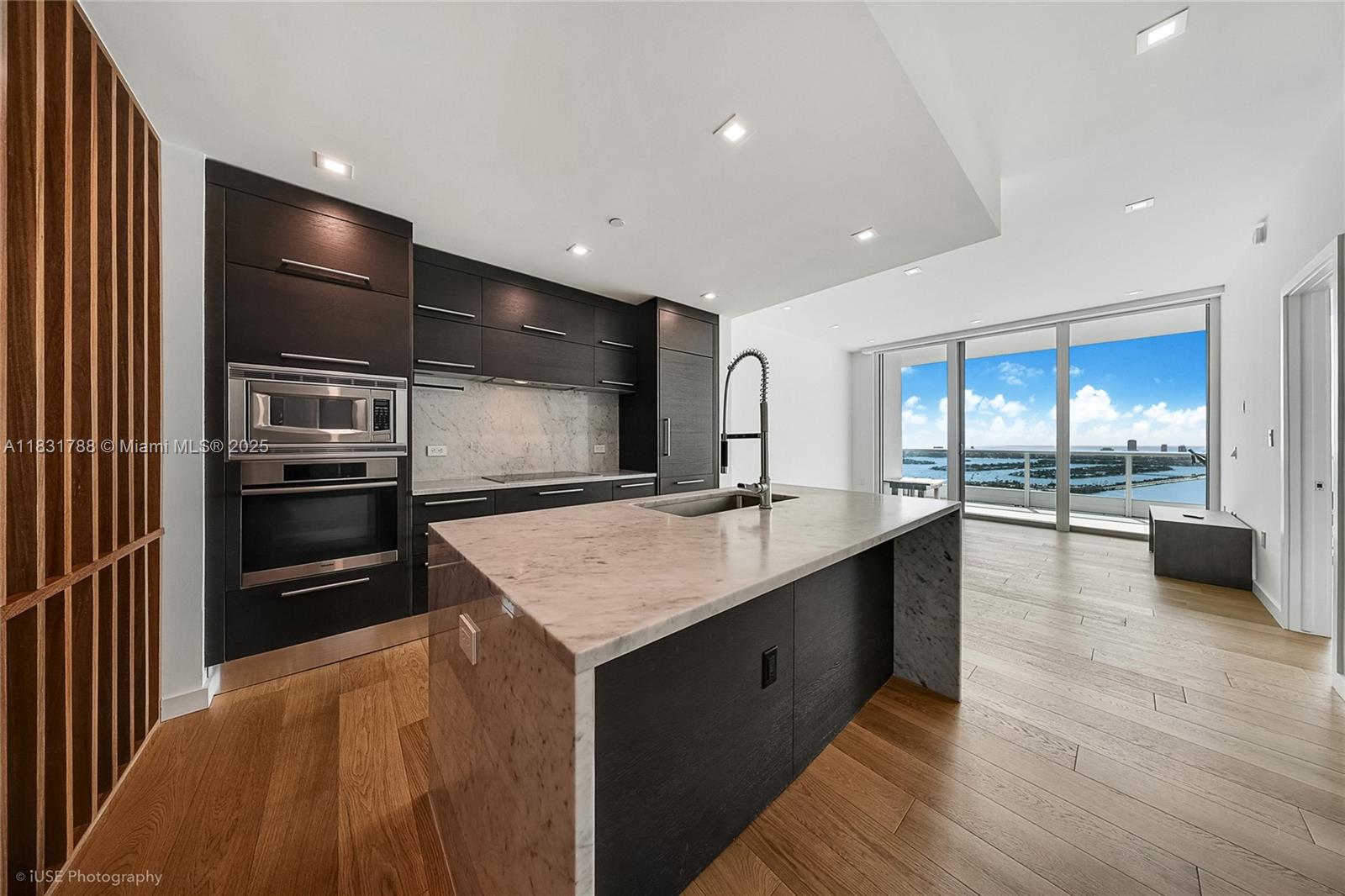 900 Biscayne Blvd #5004, Miami FL 33132