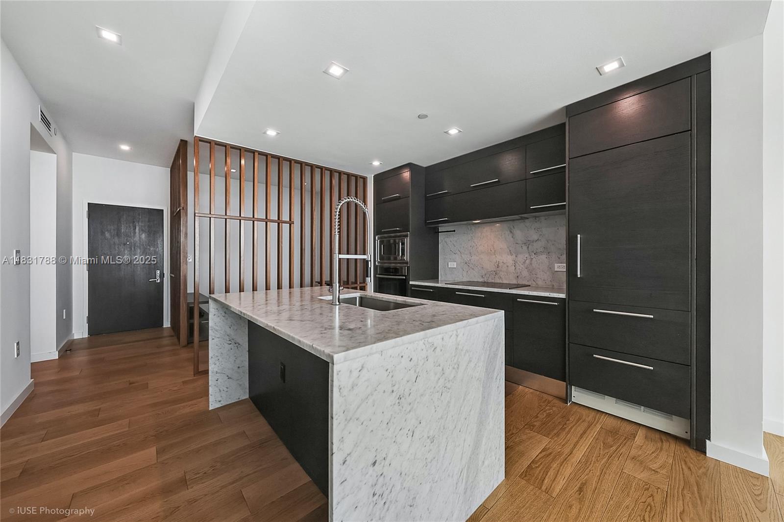 900 Biscayne Blvd #5004, Miami FL 33132