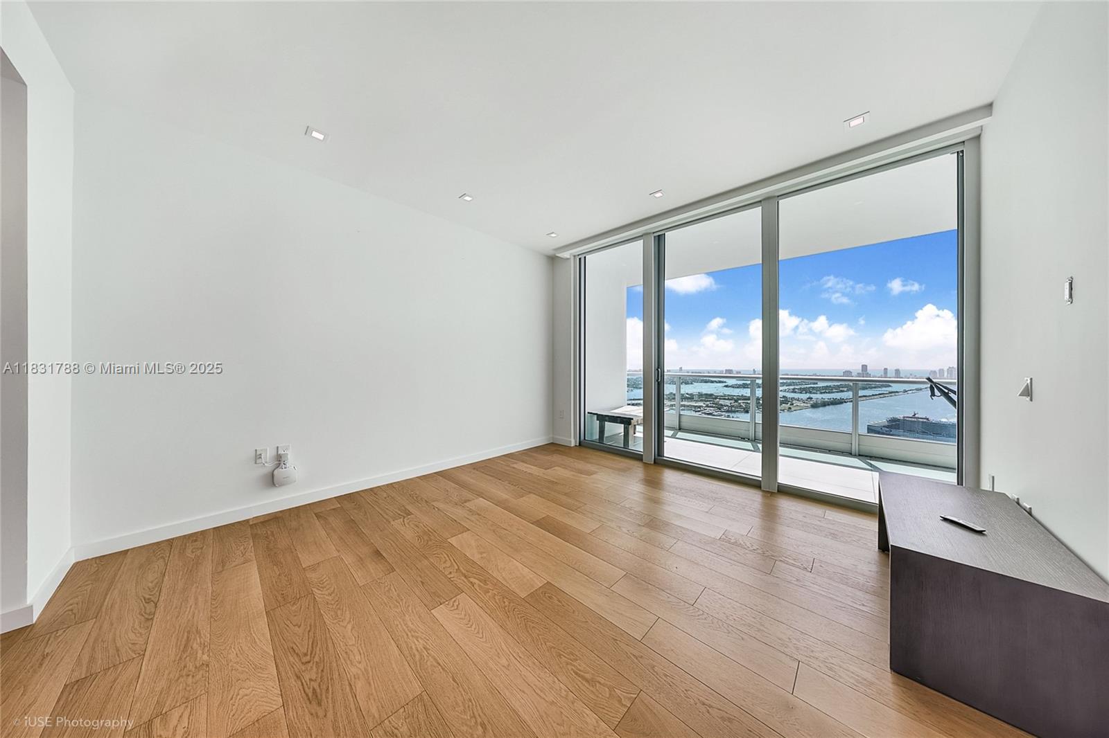 900 Biscayne Blvd #5004, Miami FL 33132