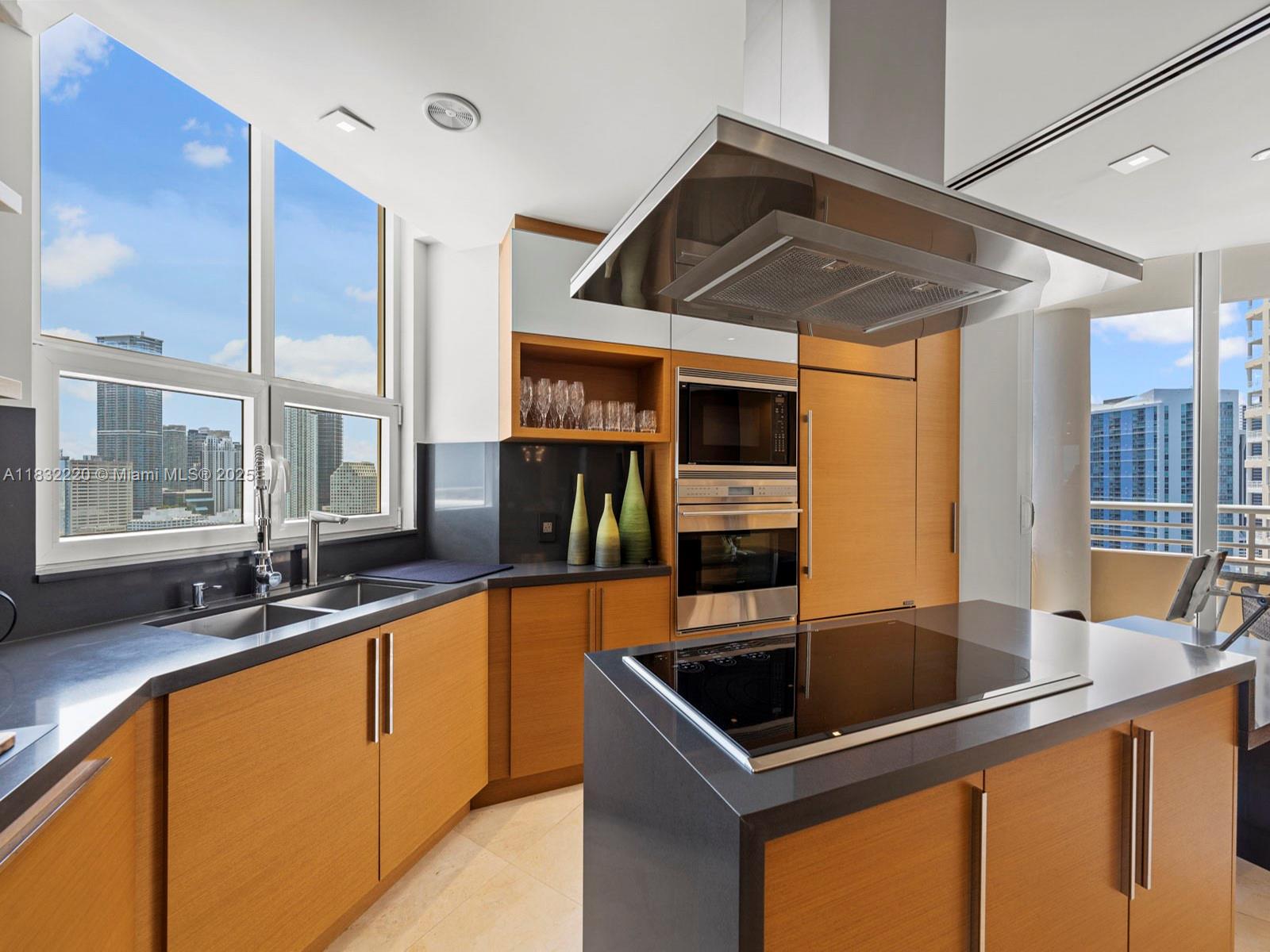 808 Brickell Key Dr #3208, Miami FL 33131