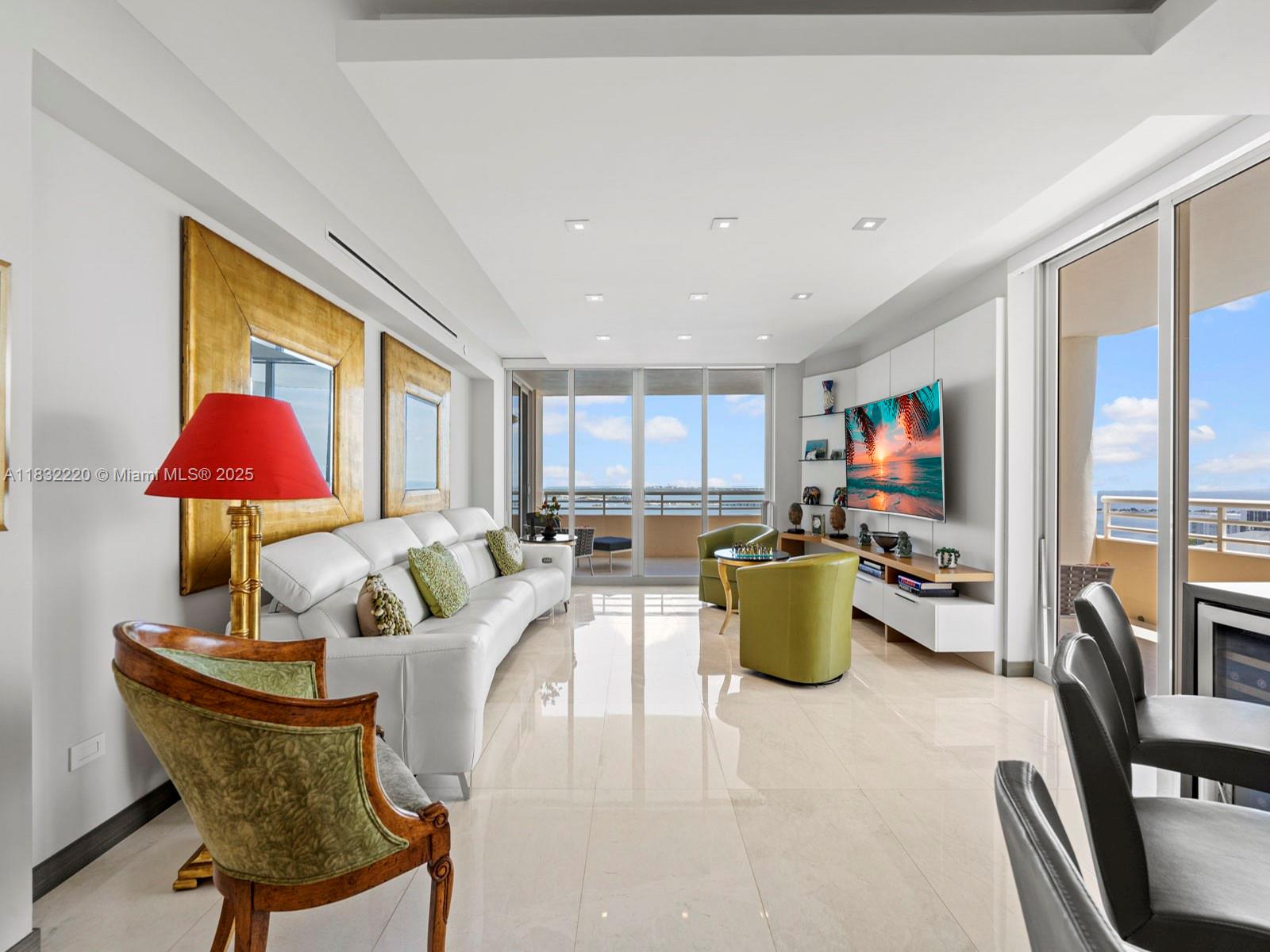 808 Brickell Key Dr #3208, Miami FL 33131