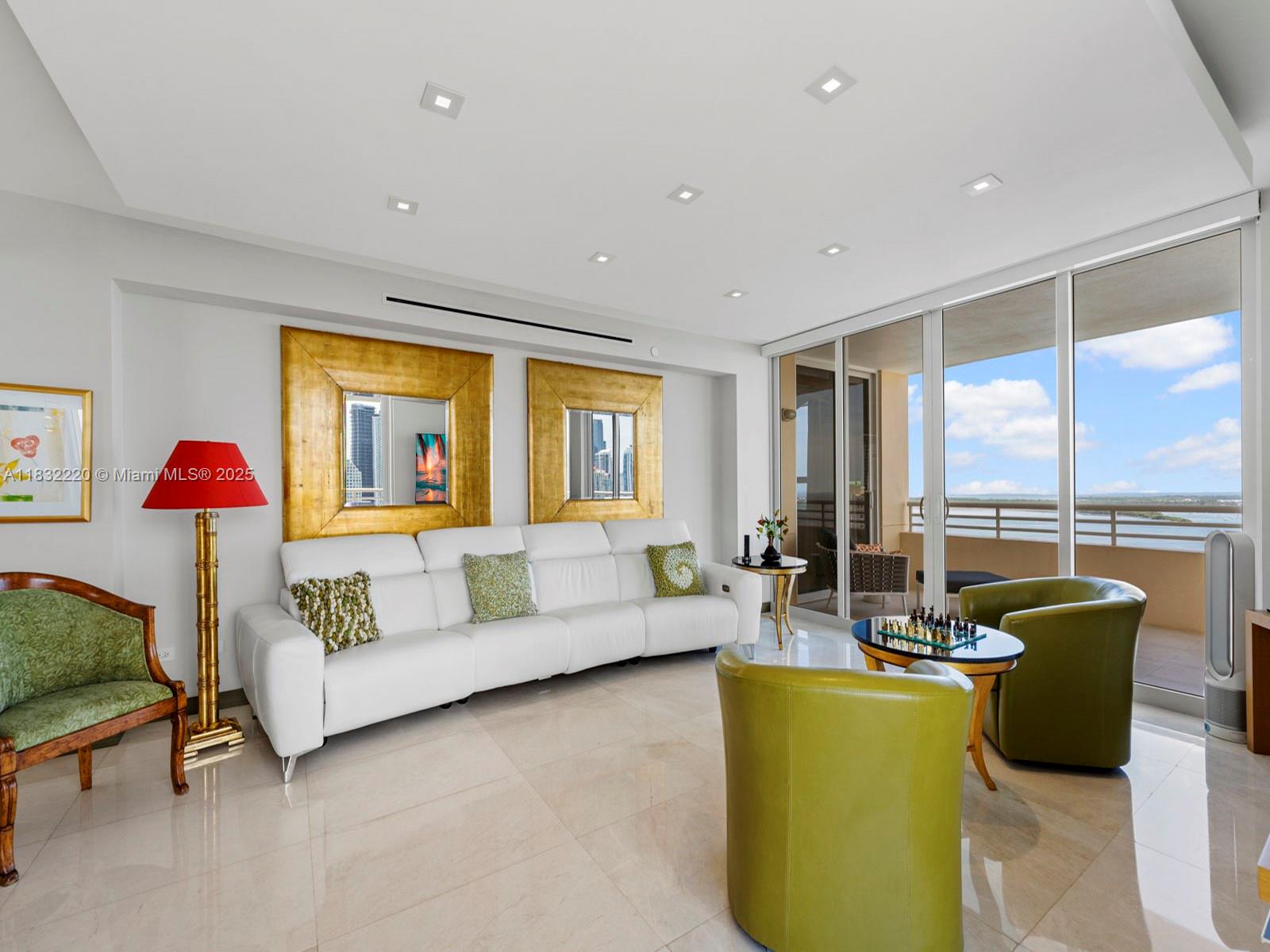 808 Brickell Key Dr #3208, Miami FL 33131
