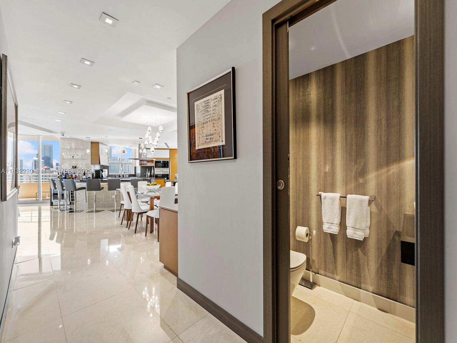 808 Brickell Key Dr #3208, Miami FL 33131