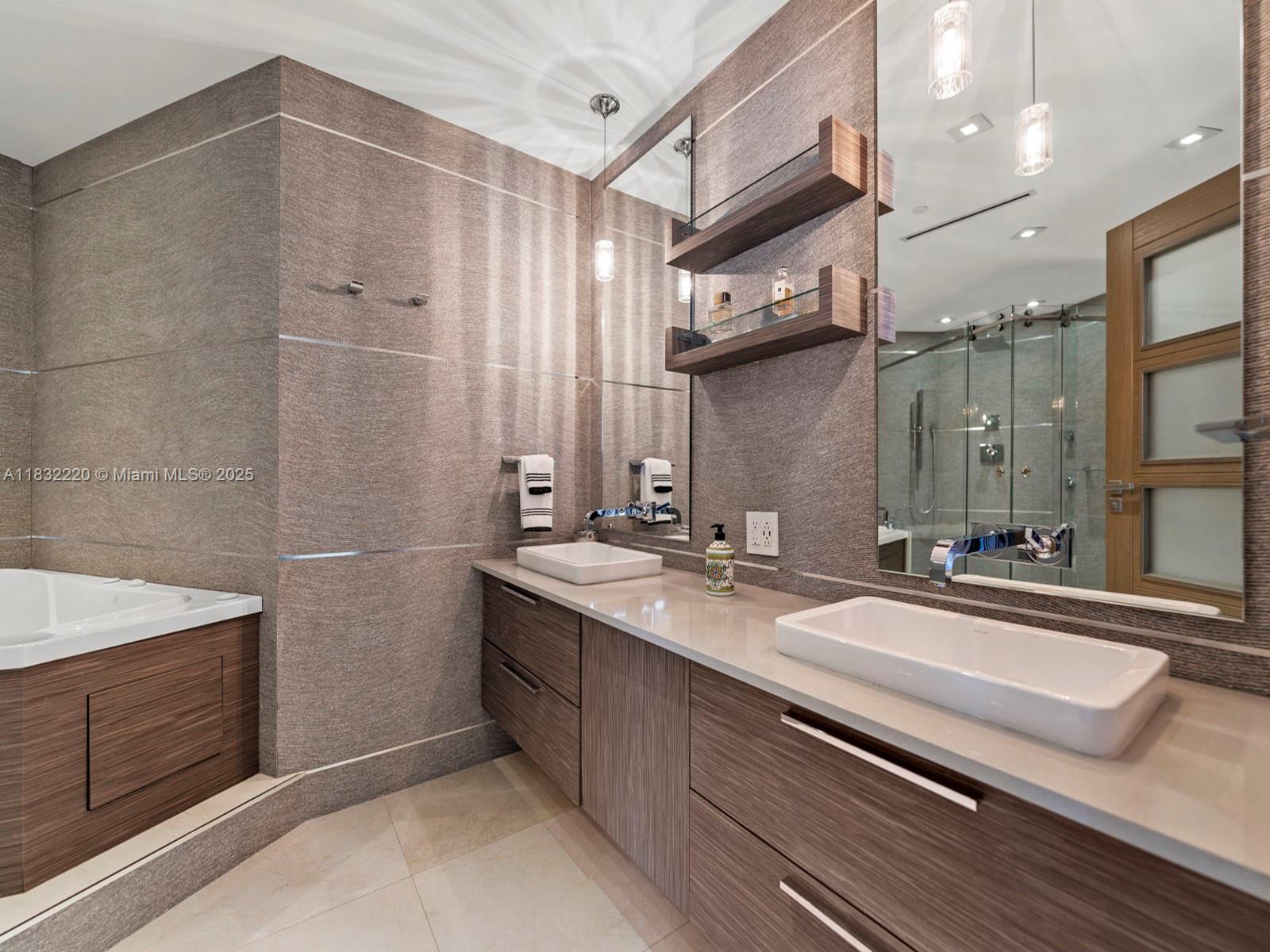 808 Brickell Key Dr #3208, Miami FL 33131
