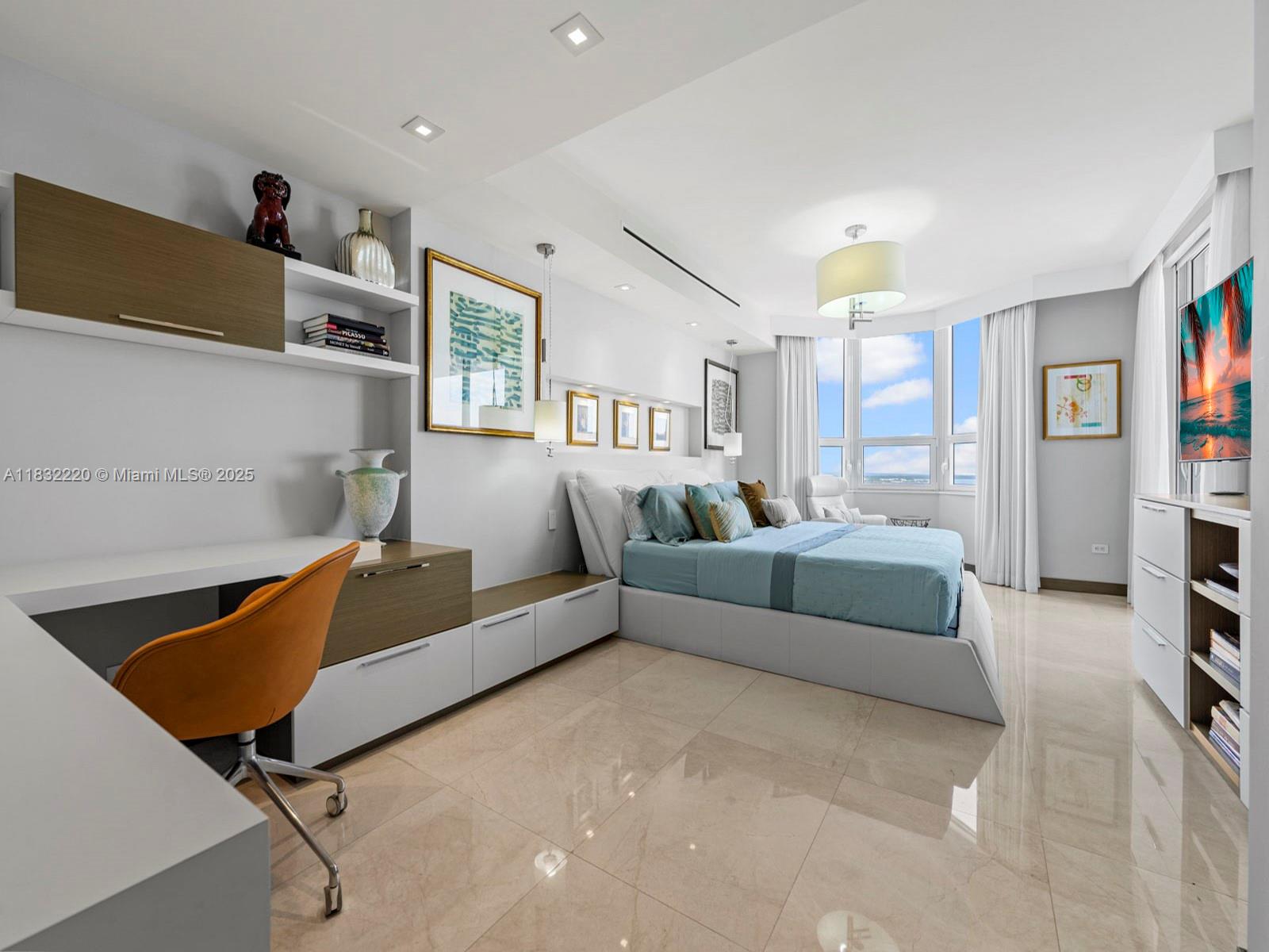 808 Brickell Key Dr #3208, Miami FL 33131